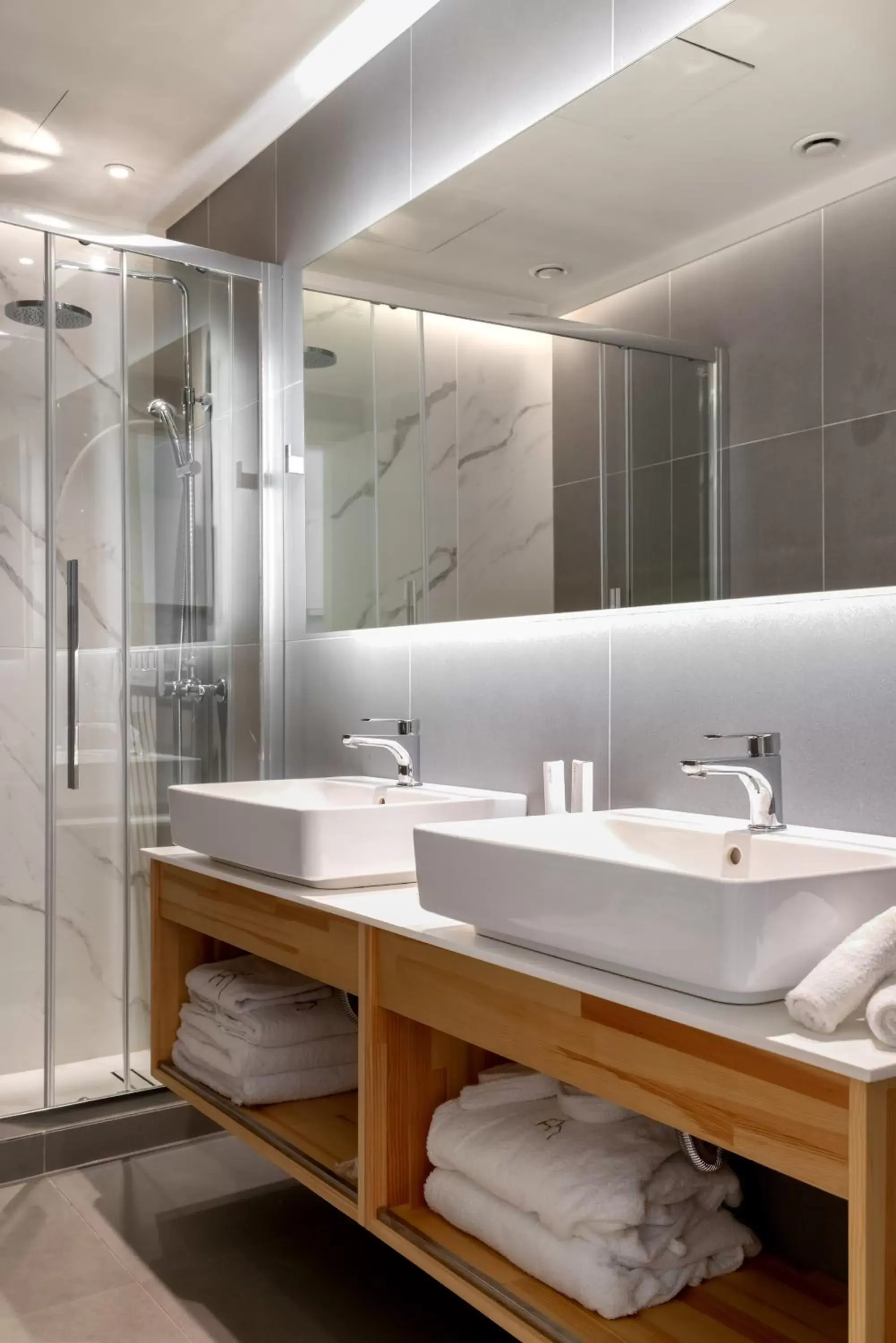 One-Bedroom Apartment with Garden in Athens Hill Luxury Apartments One-Bedroom Apartment with Garden in Athens Hill Luxury Apartments