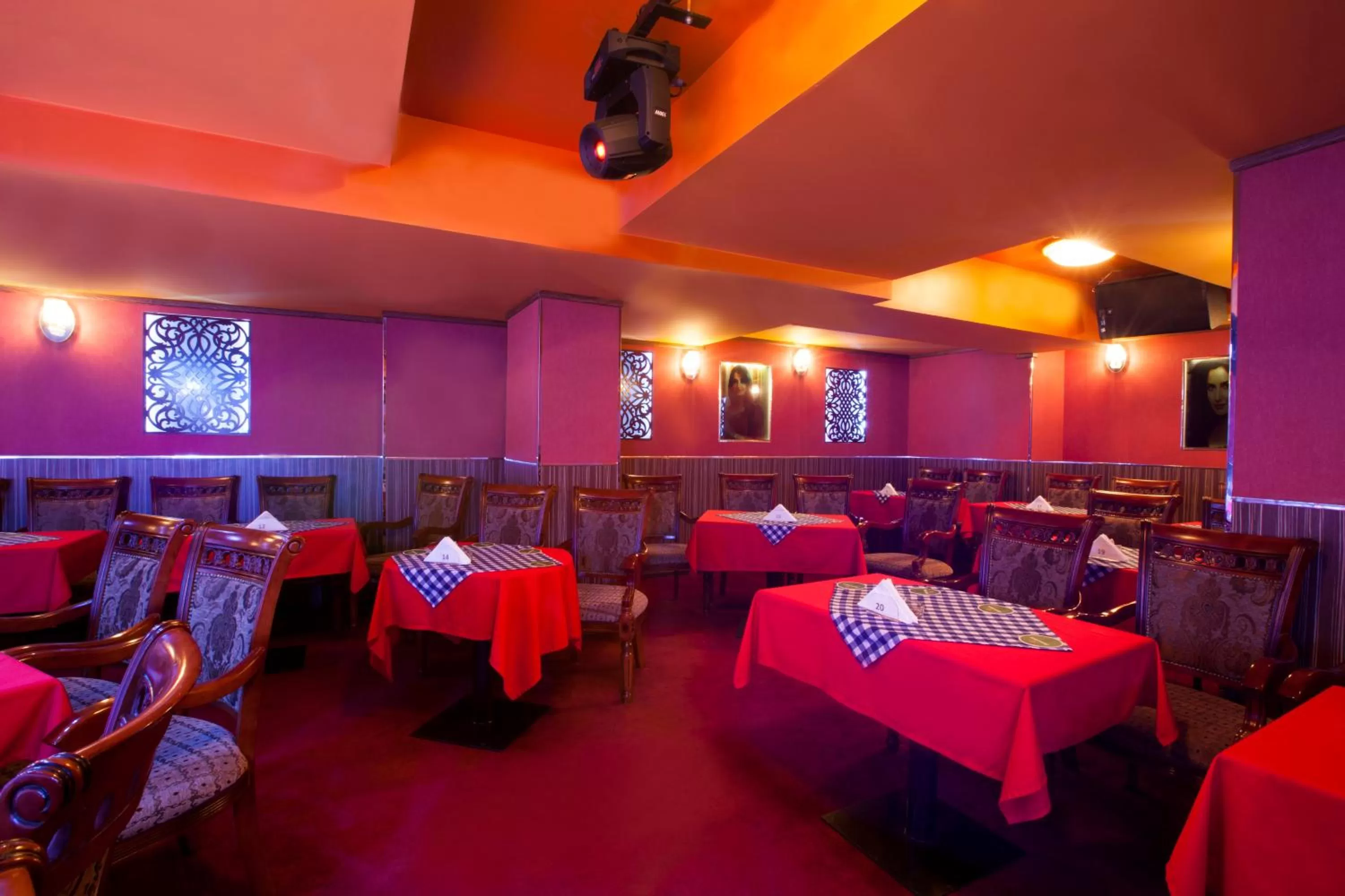 Nightclub / DJ in Al Sarab Hotel