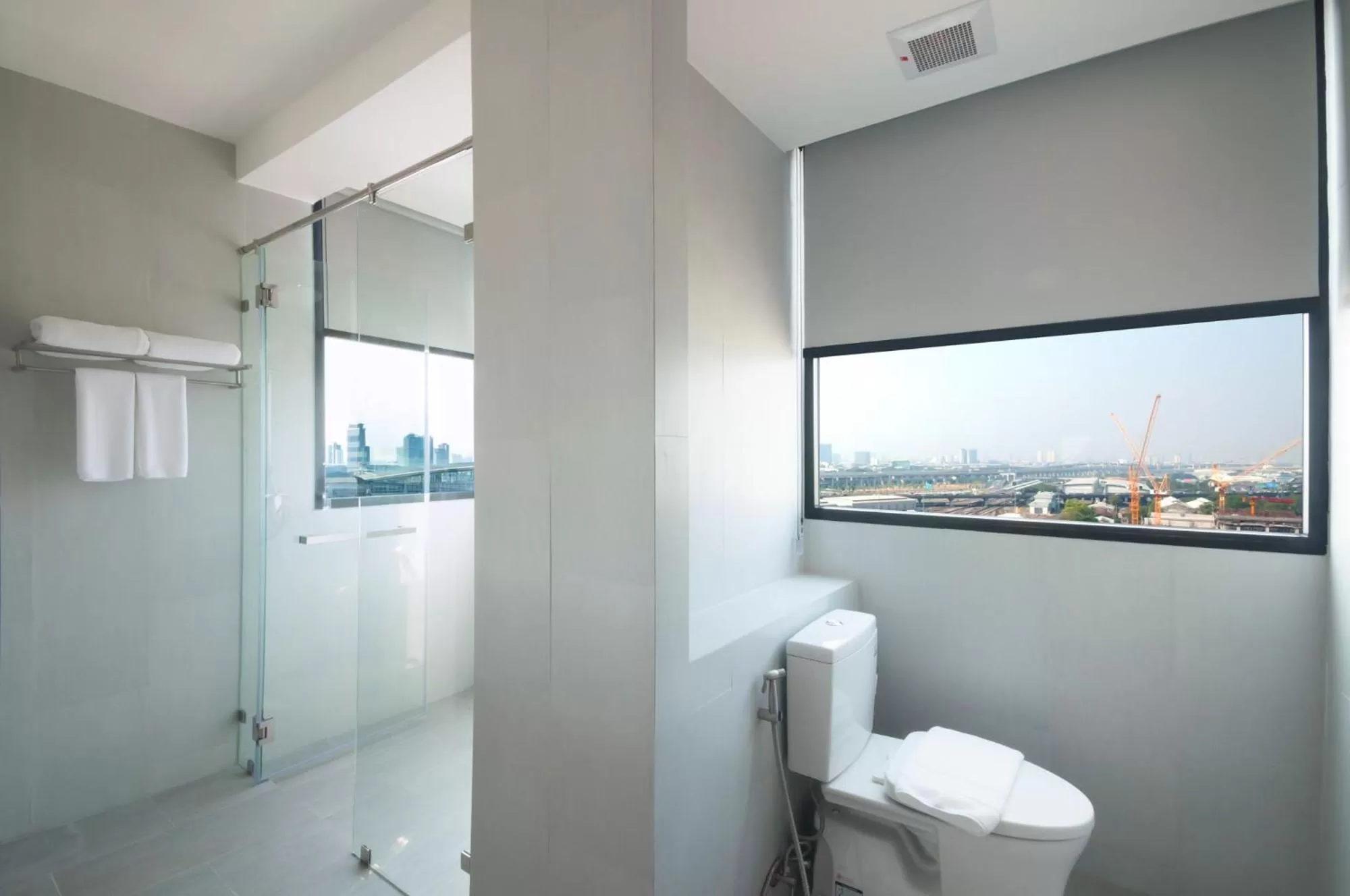 Shower in Best Western Chatuchak