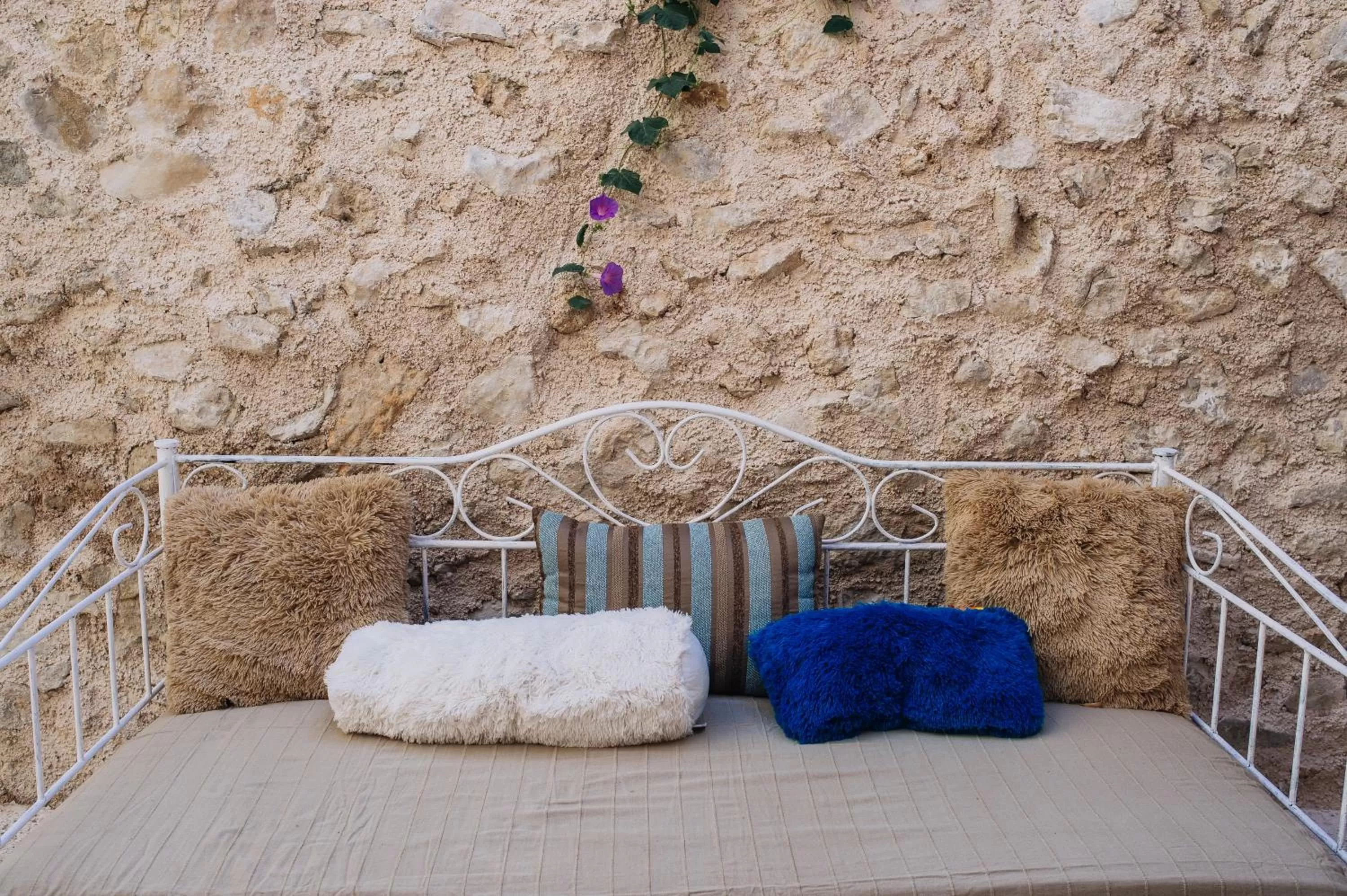 Patio, Bed in Can Solaies