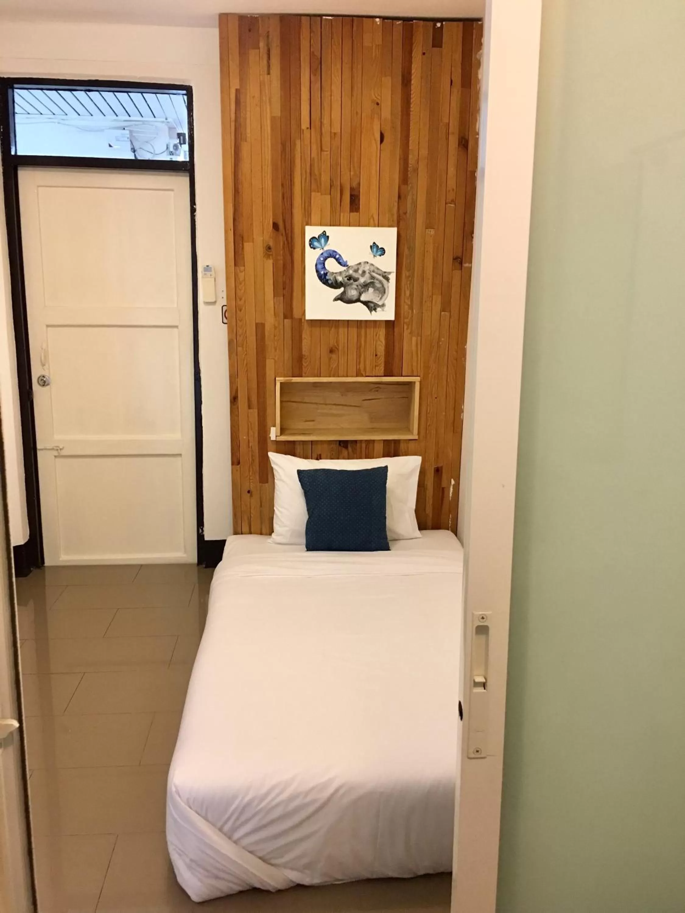 Bed in Cozy by Funwahn