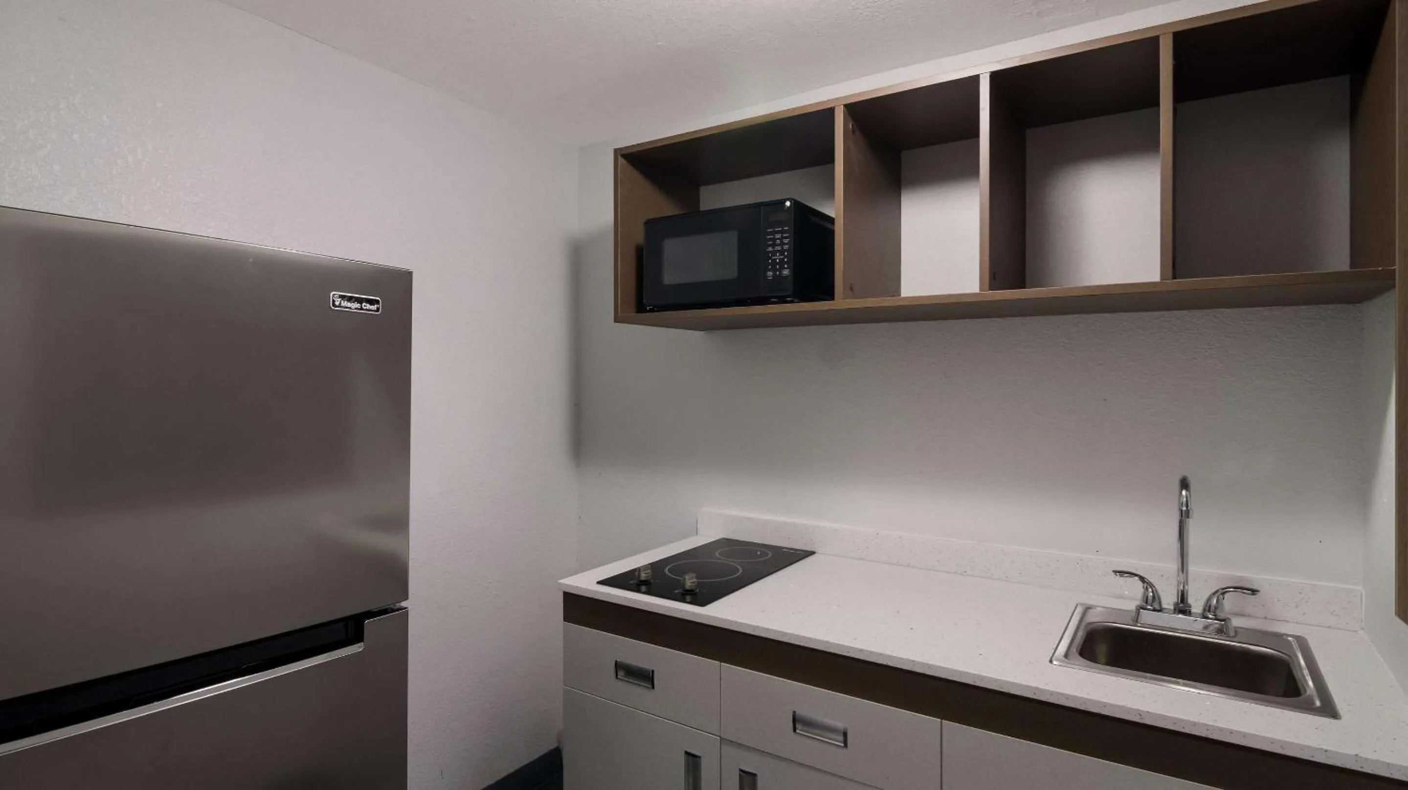 Bedroom in Suburban Studios Portage