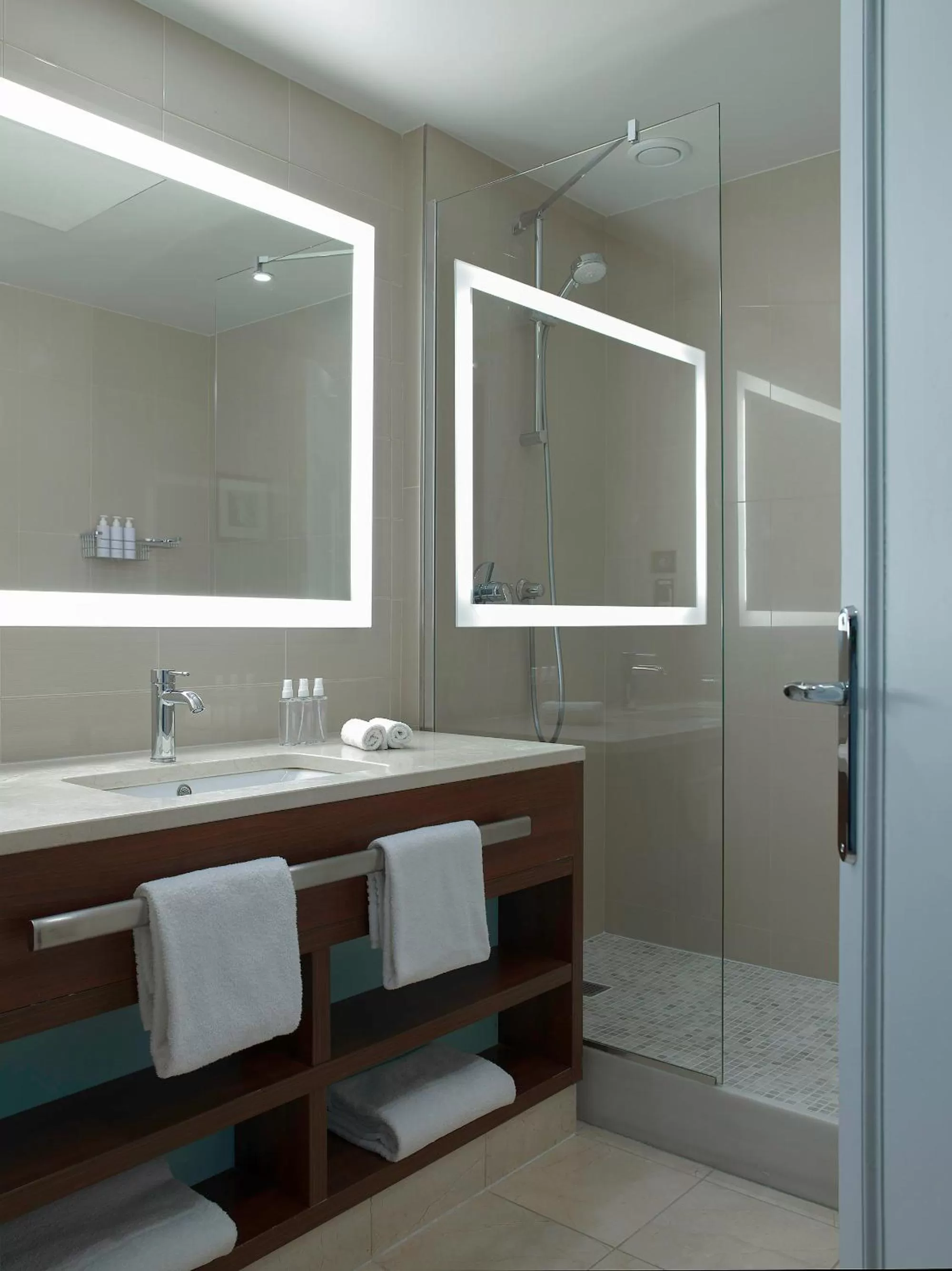 Comfort Double Room in Paris Marriott Opera Ambassador Hotel