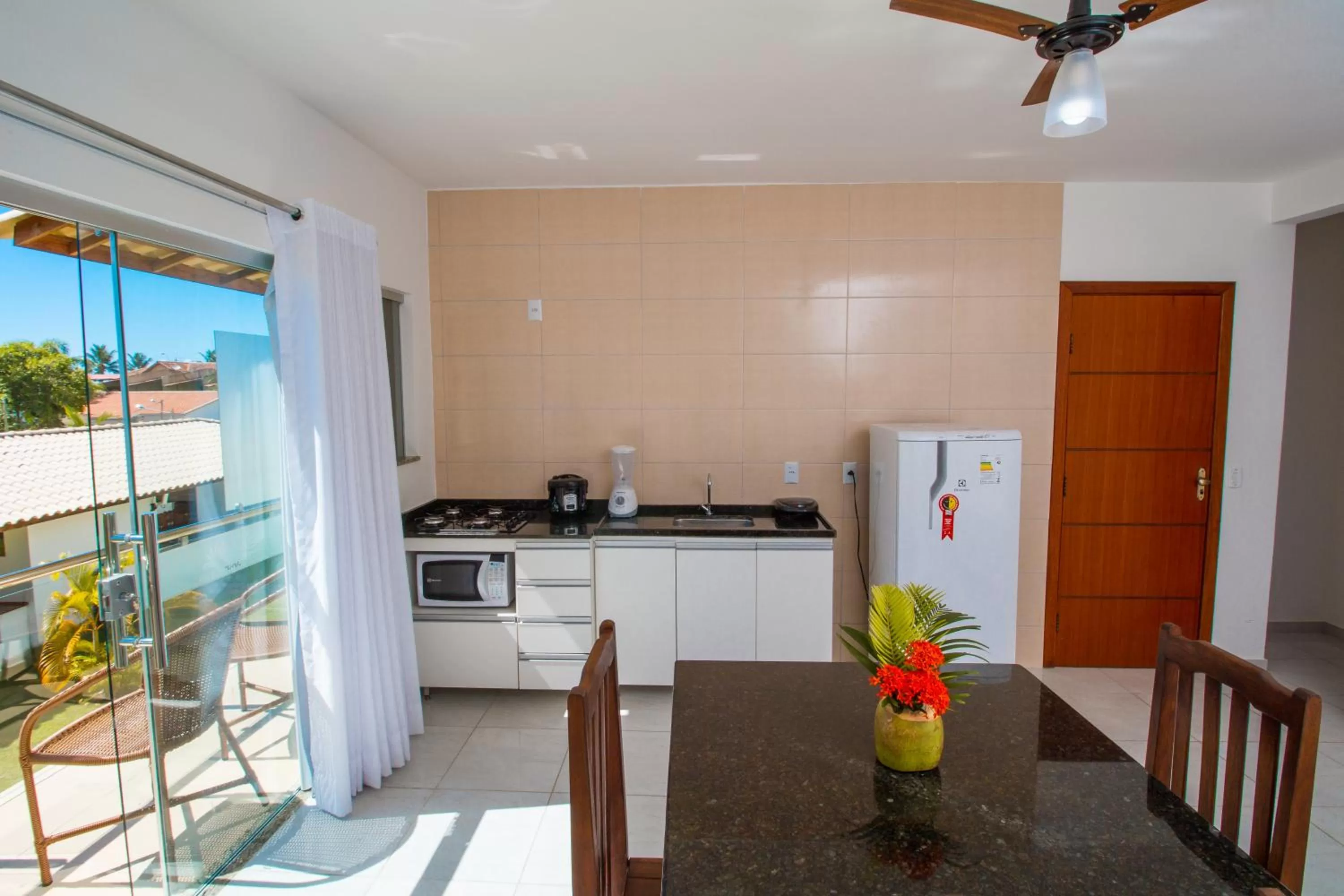 Kitchen or kitchenette in Porto Luar
