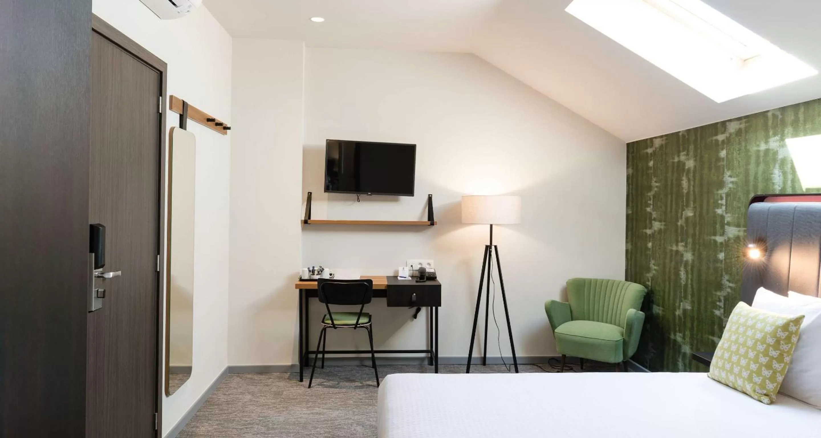 Photo of the whole room, Bed in Best Western Hotel Wavre