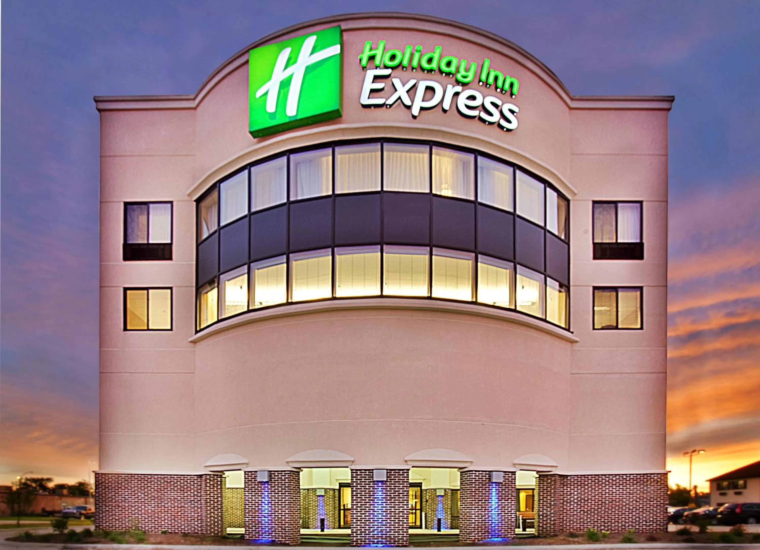 Property building in Holiday Inn Express- Waterloo/Cedar Falls by IHG