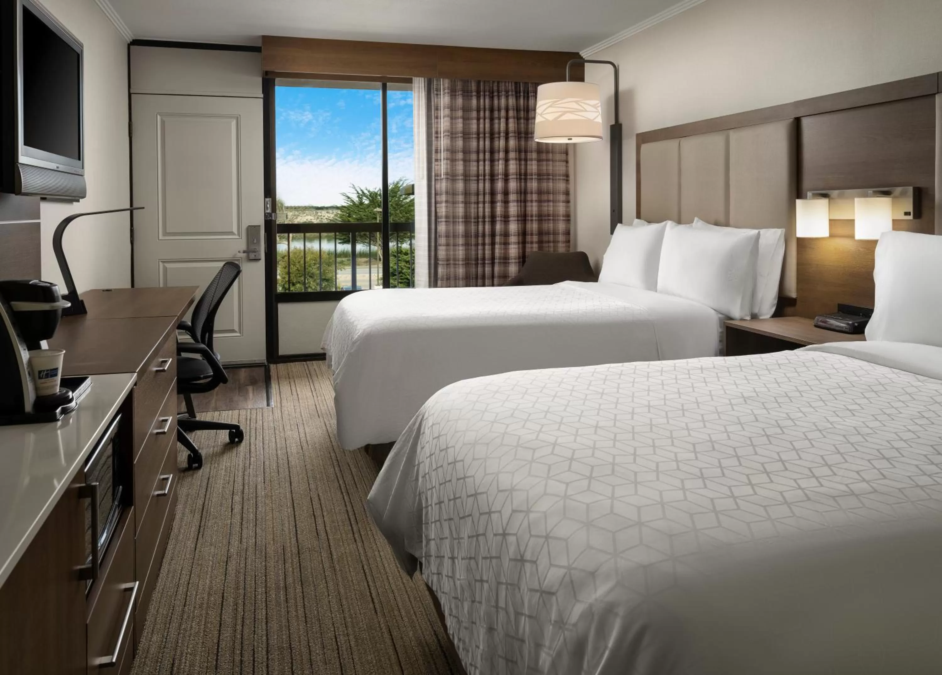 Photo of the whole room, Bed in Holiday Inn Express at Monterey Bay by IHG