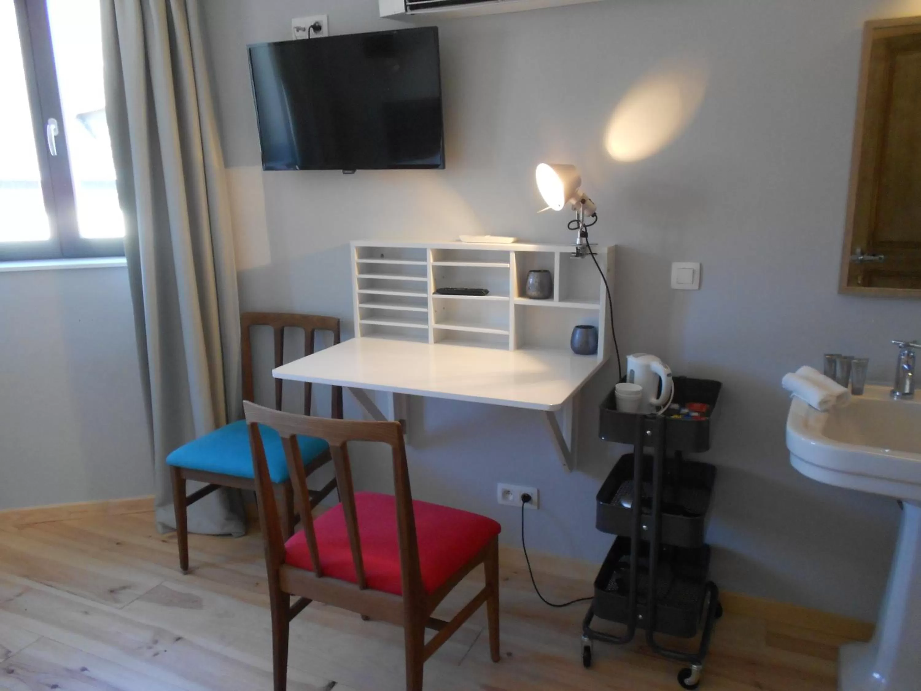 Coffee/tea facilities in BnB City