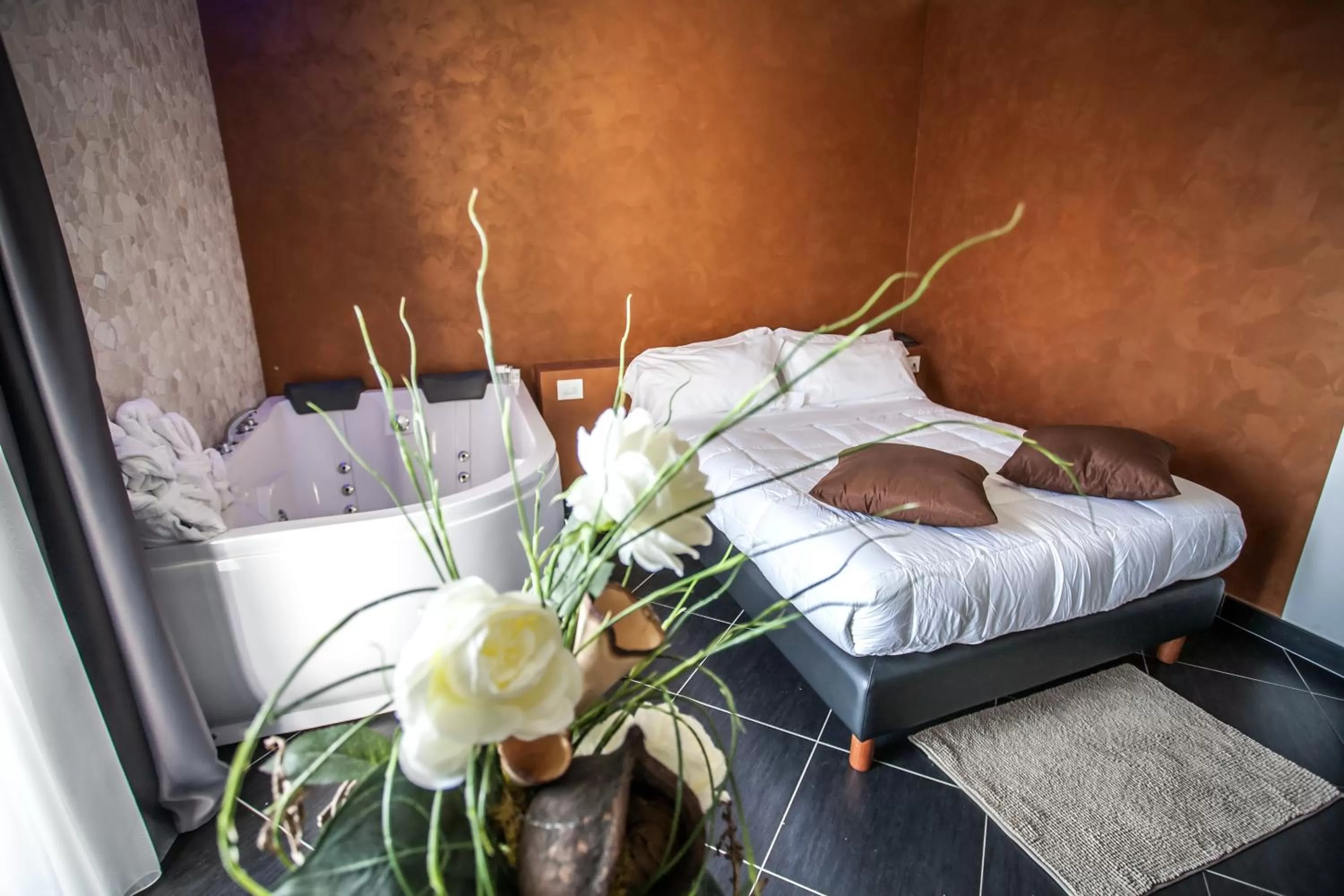 View (from property/room), Bed in Hotel Oceanomare