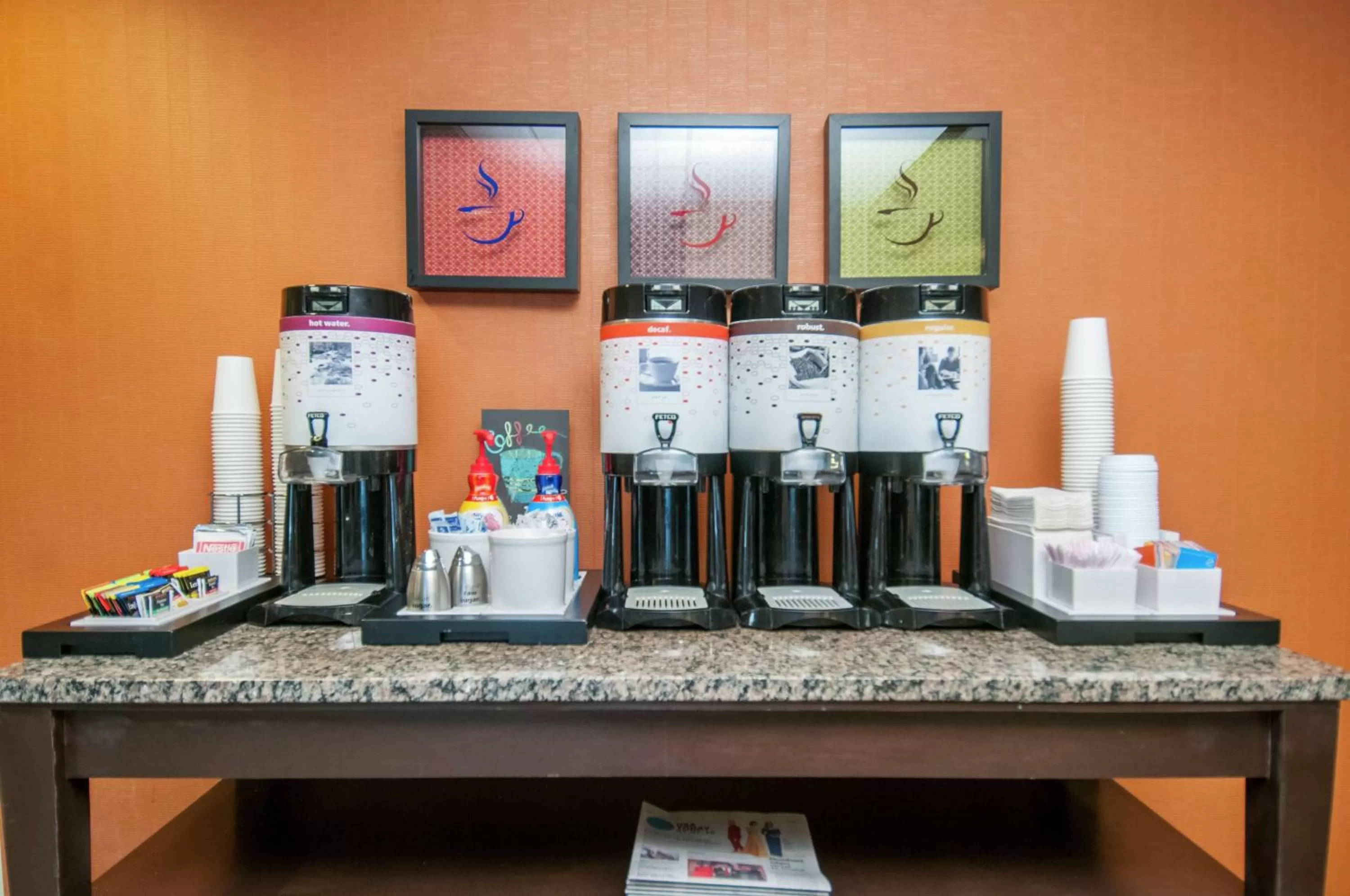 Dining area in Hampton Inn Metairie