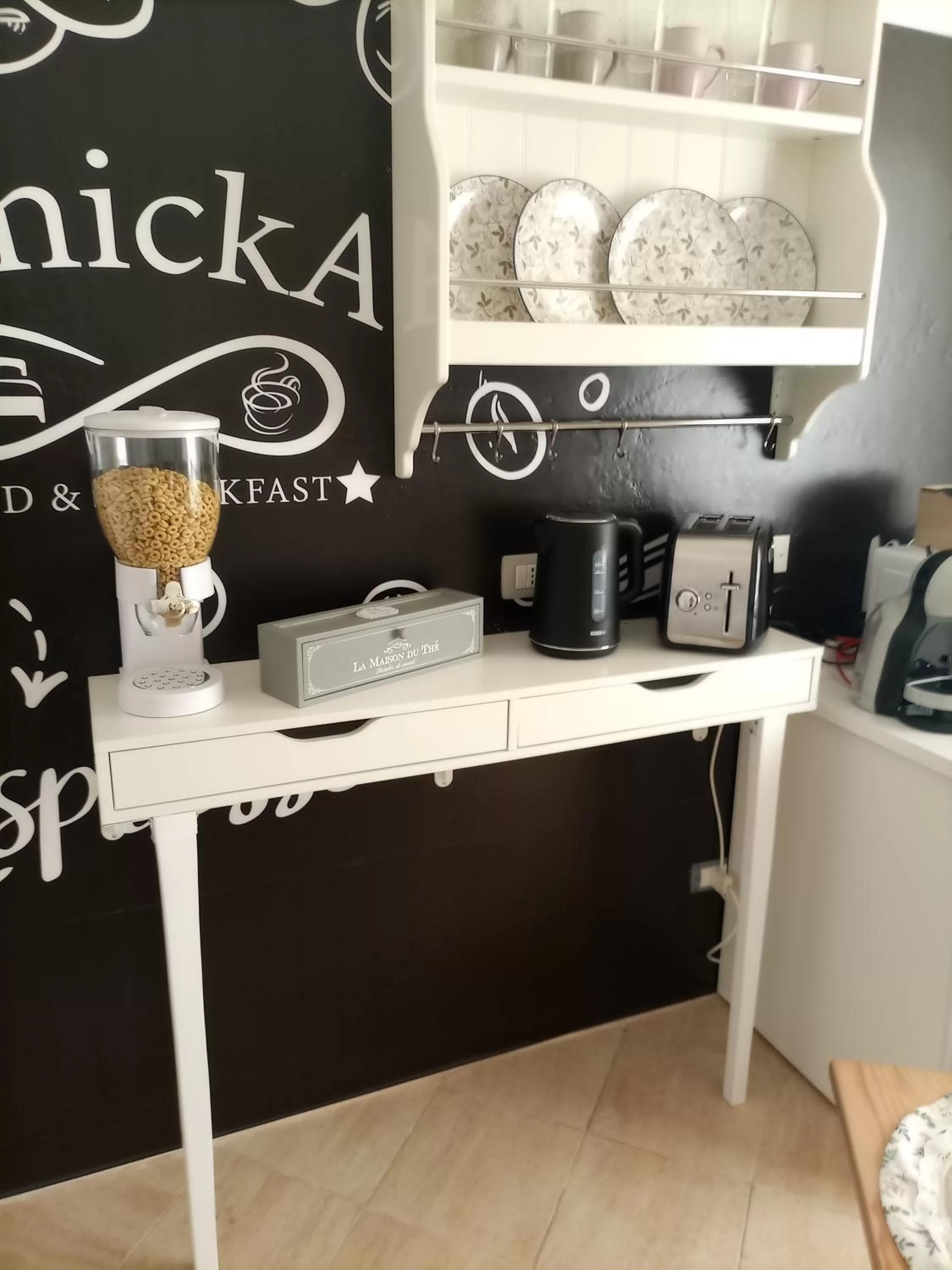 Coffee/tea facilities in Amicka B&B
