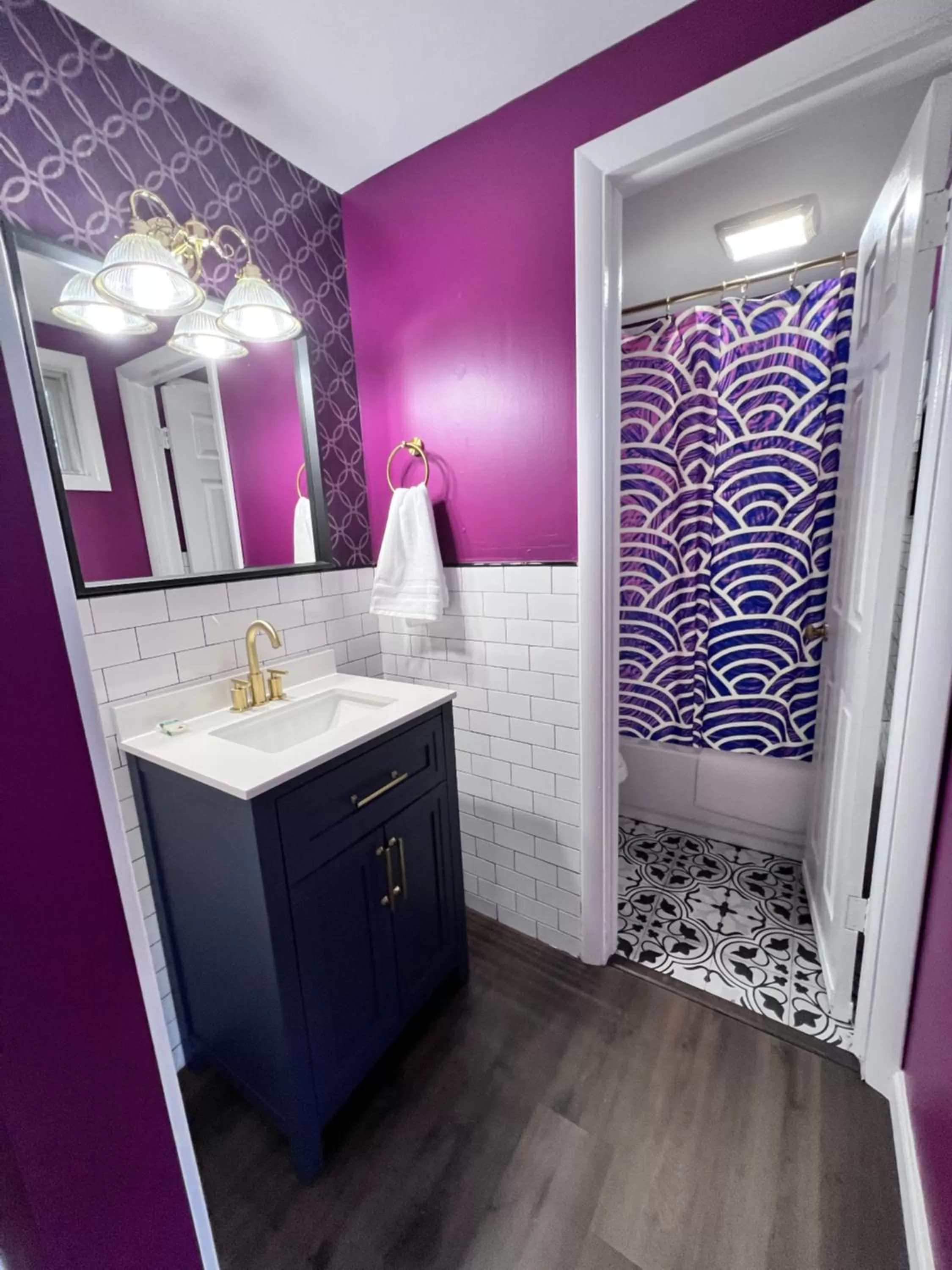 Bathroom in Great Gatsby Motel Inn