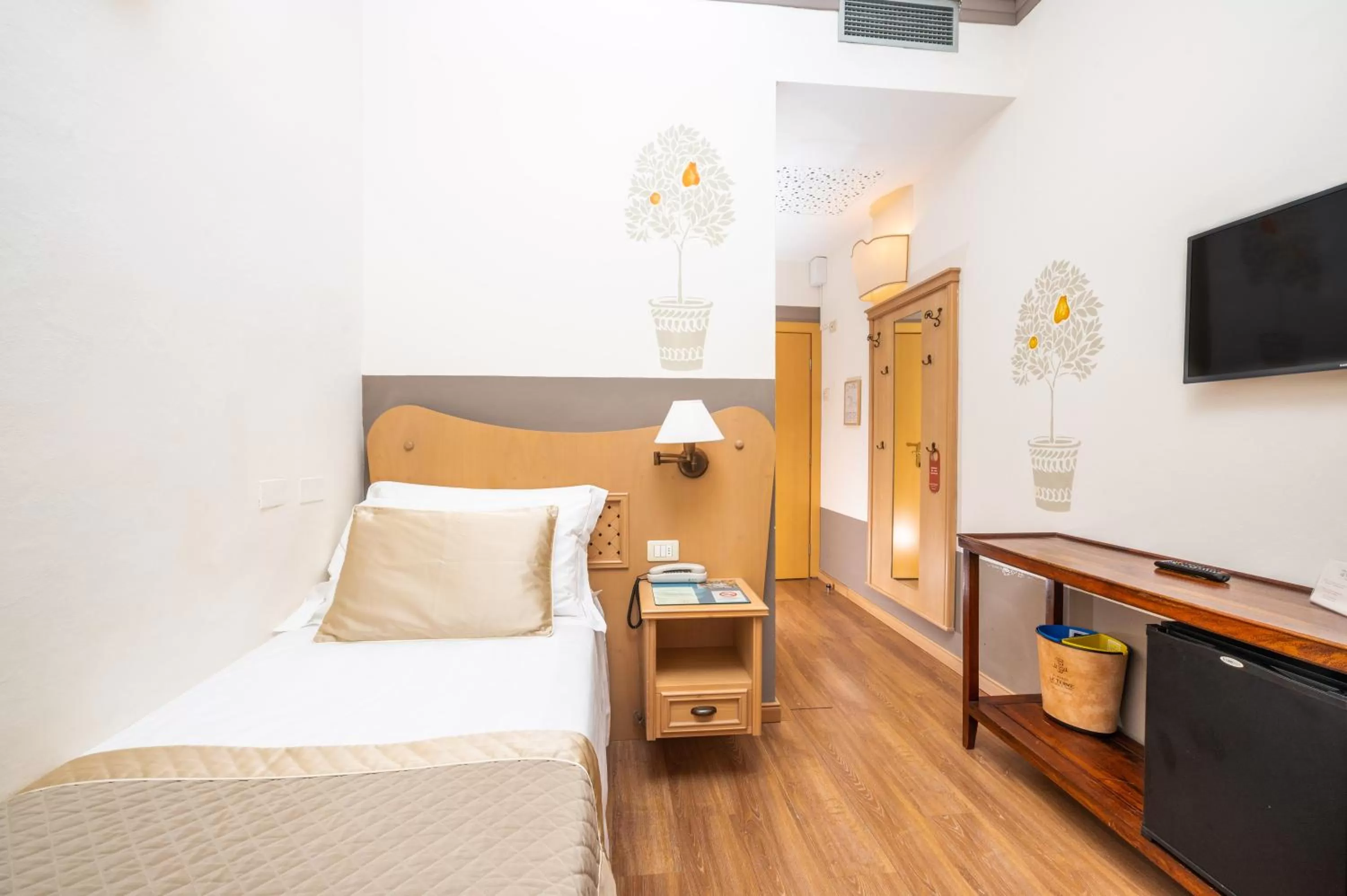 Photo of the whole room, Bed in Albergo Le Terme