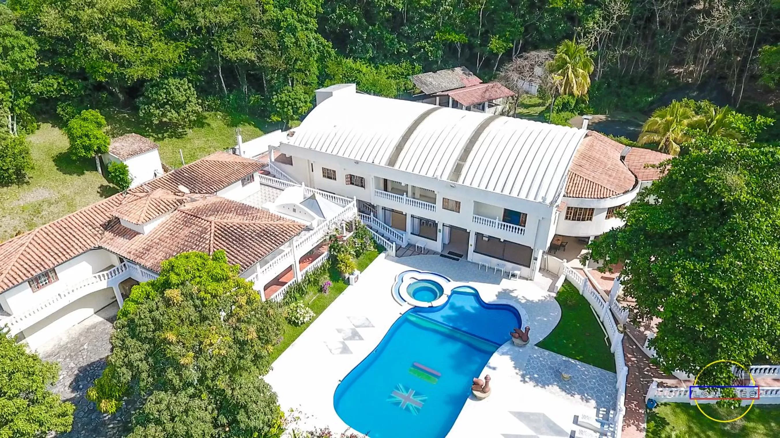 Property building in Hotel Finca Londres