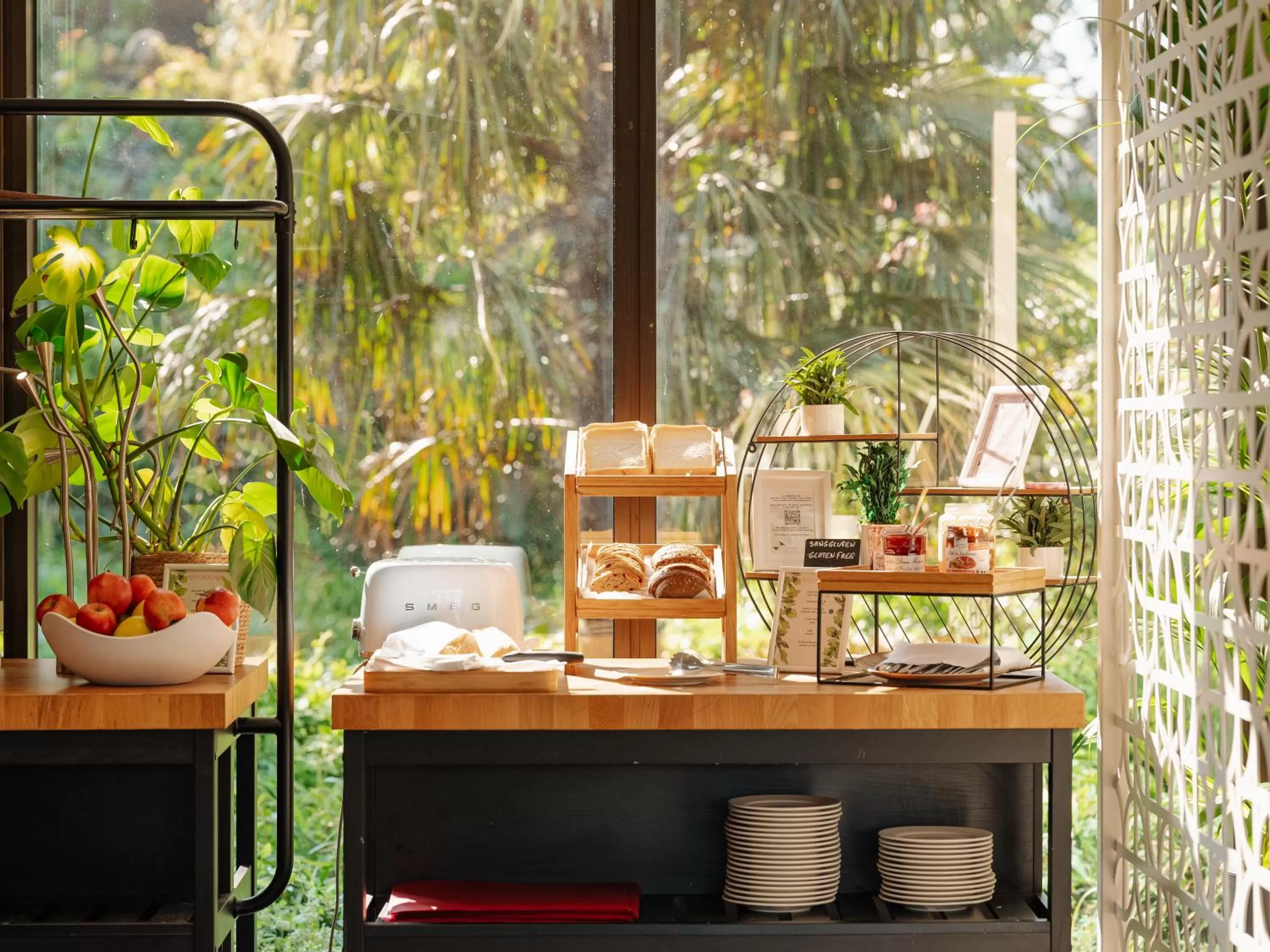 Restaurant/places to eat in Novotel Paris Centre Tour Eiffel