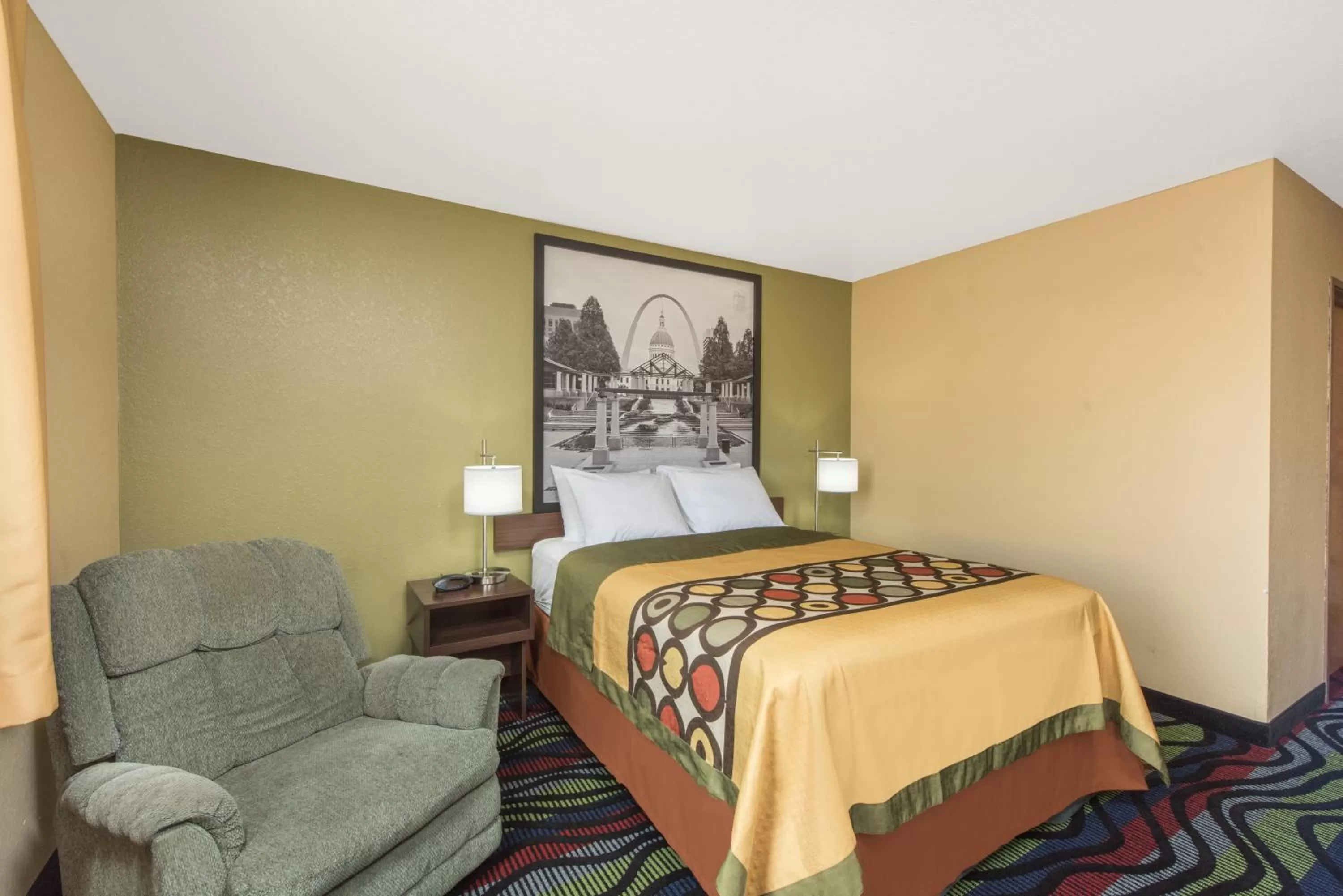 Bed in Super 8 by Wyndham Farmington