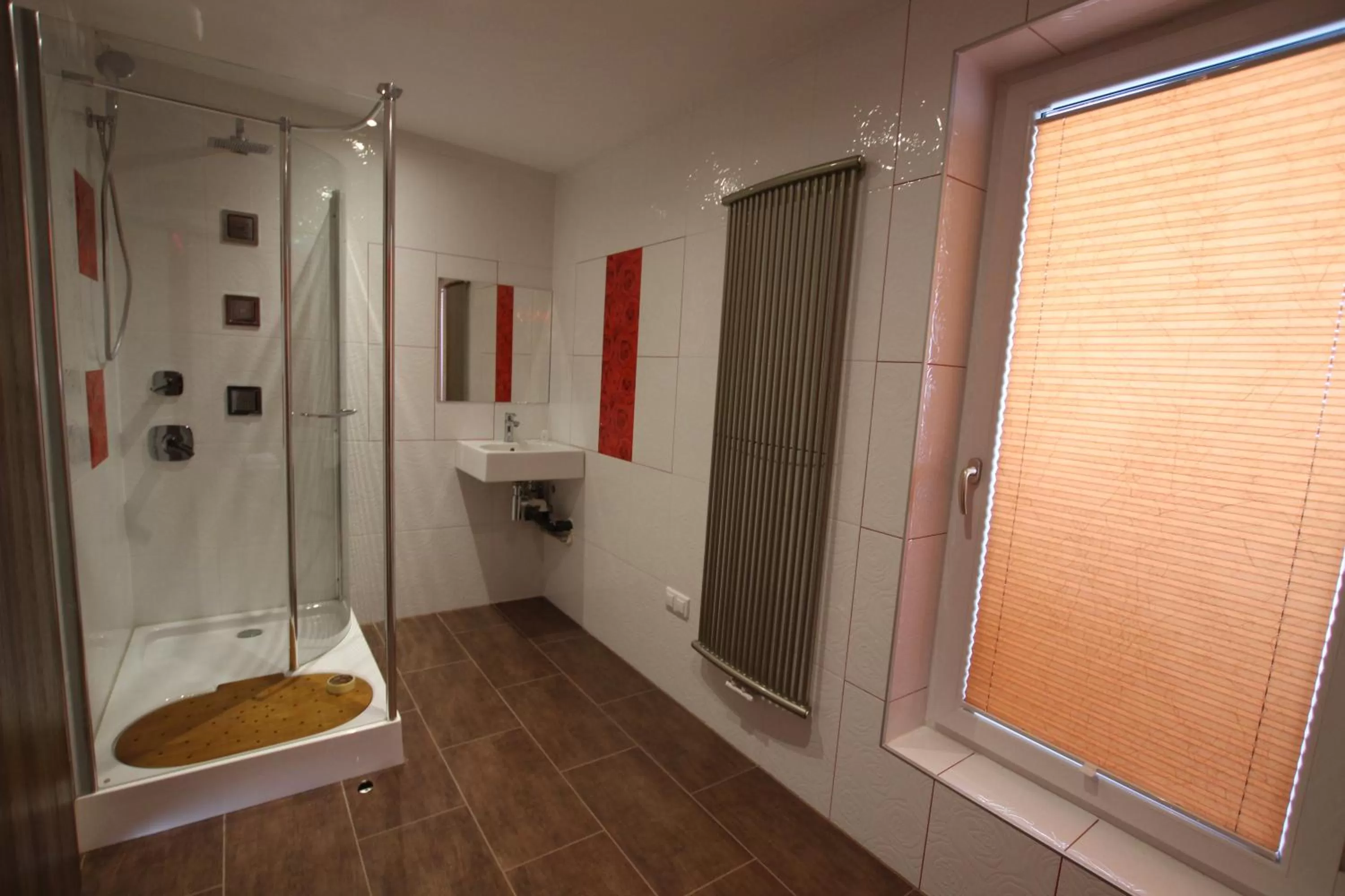 Shower in Resident Rene