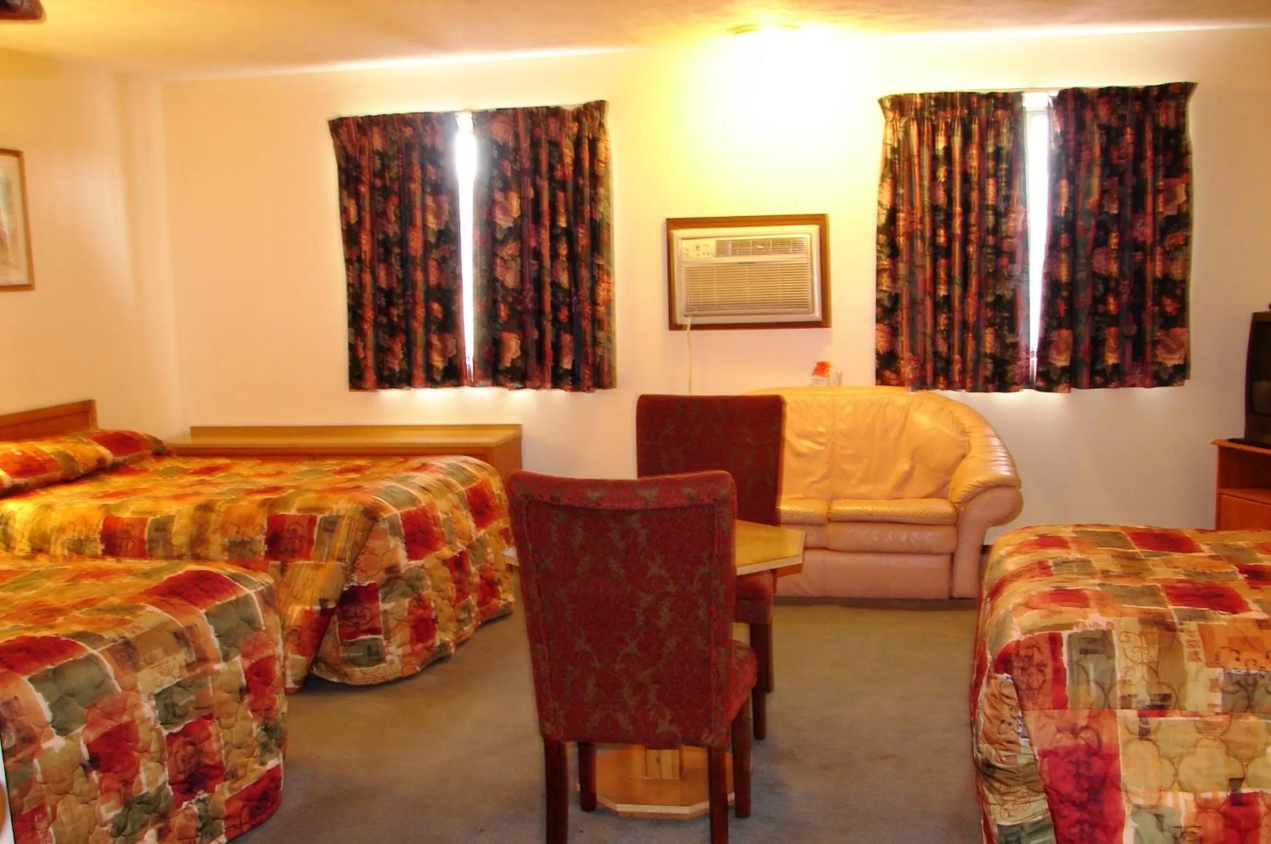 Bed in Baxter Inn 4 Less