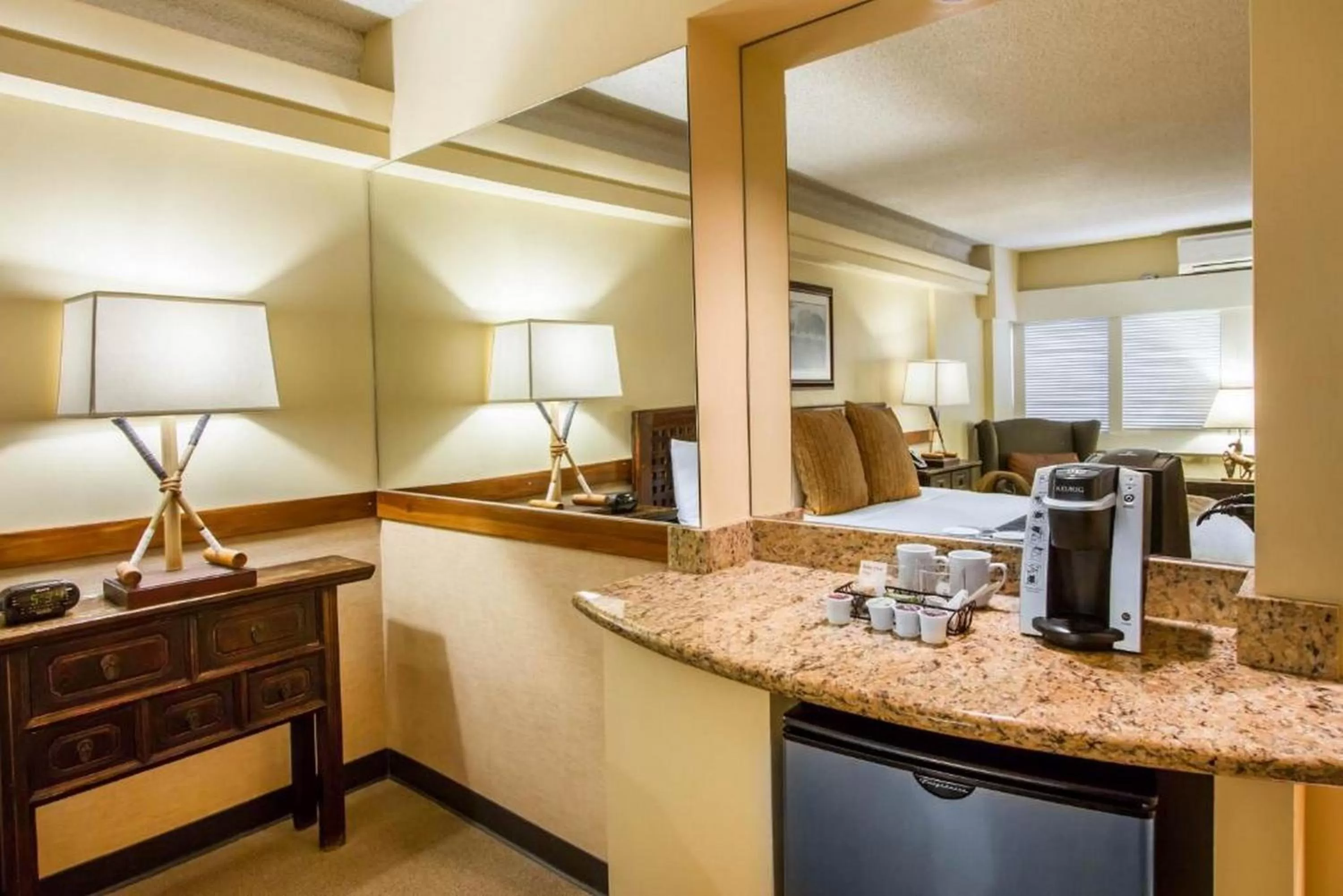 Coffee/tea facilities in The Equus