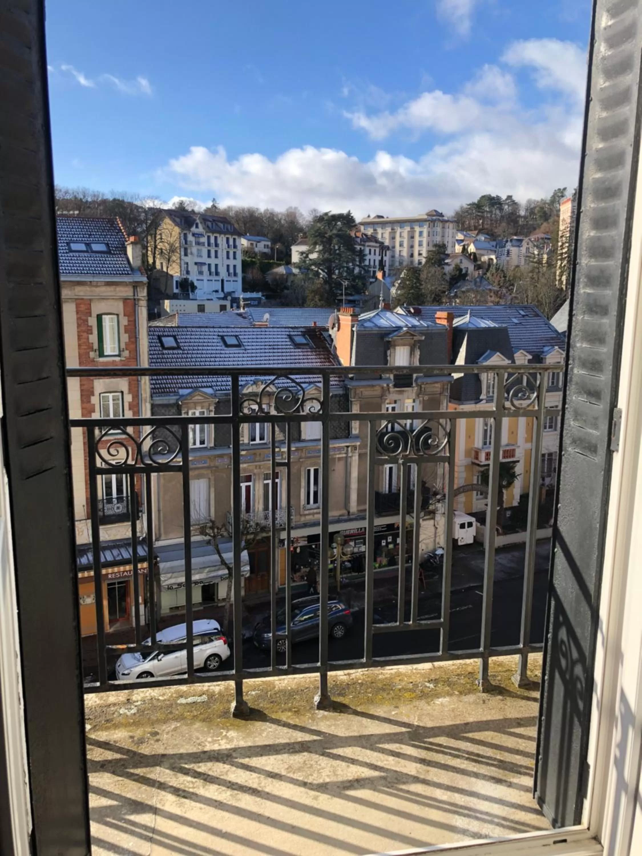 Spring in Hôtel de Paris