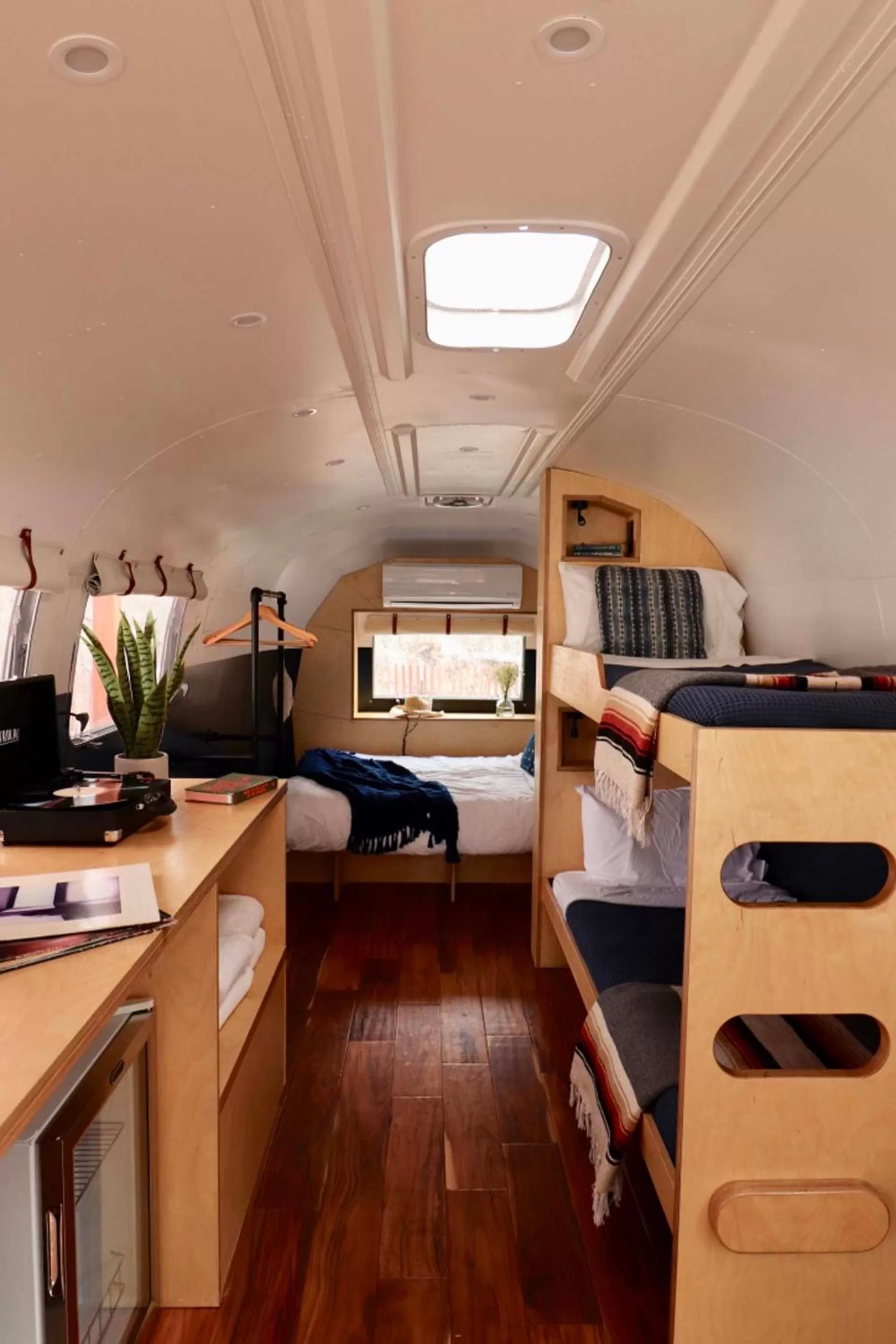 bunk bed in Amigo Motor Lodge