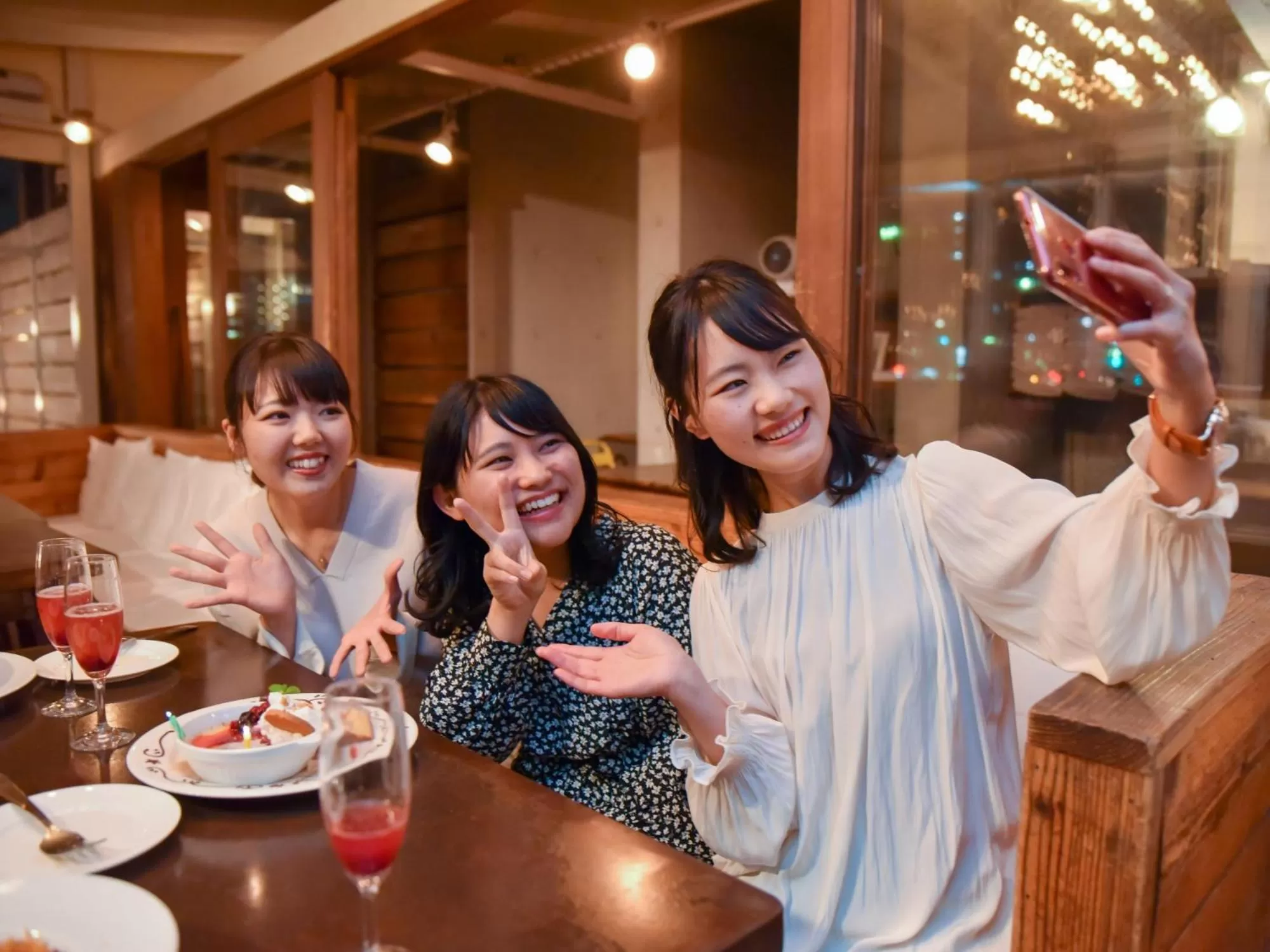 Restaurant/places to eat in Hotel Flex