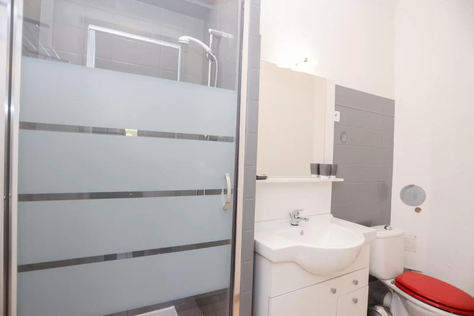 Shower in Hostellerie LE PANEL