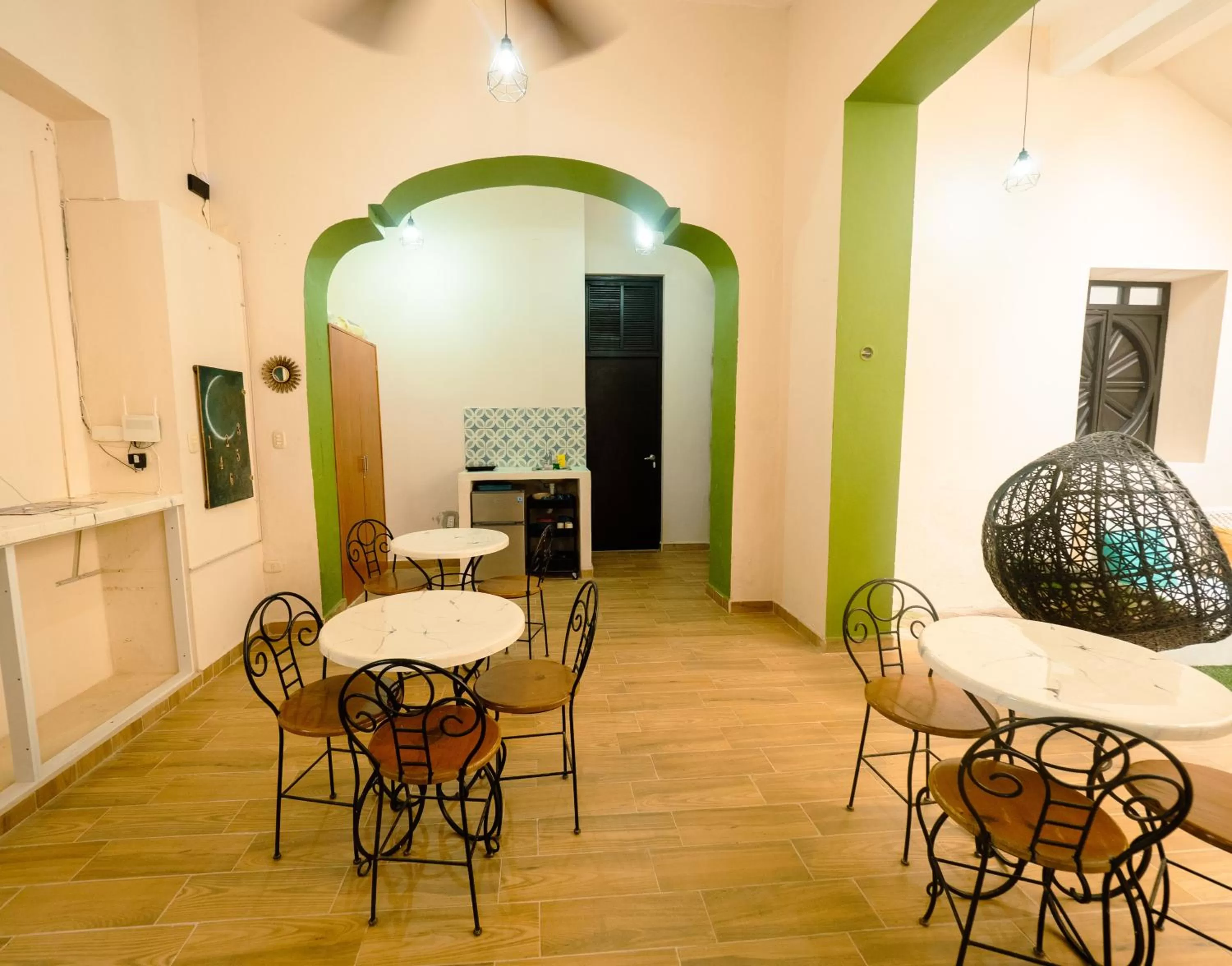 Kitchen or kitchenette, Dining Area in Nido Colibrí - Zona Remate de Paseo Montejo