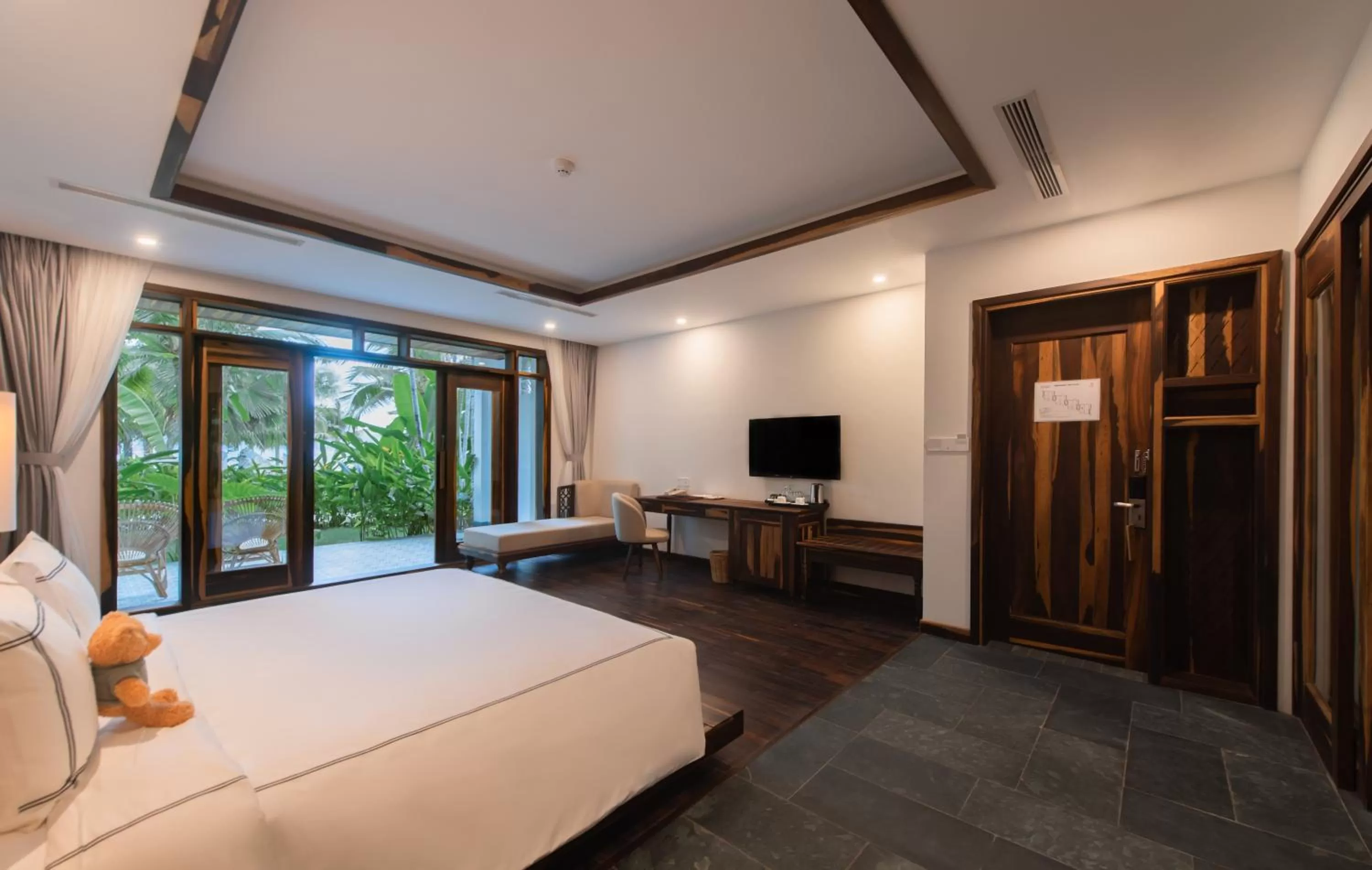 Bedroom, Bed in Alibu Resort Nha Trang