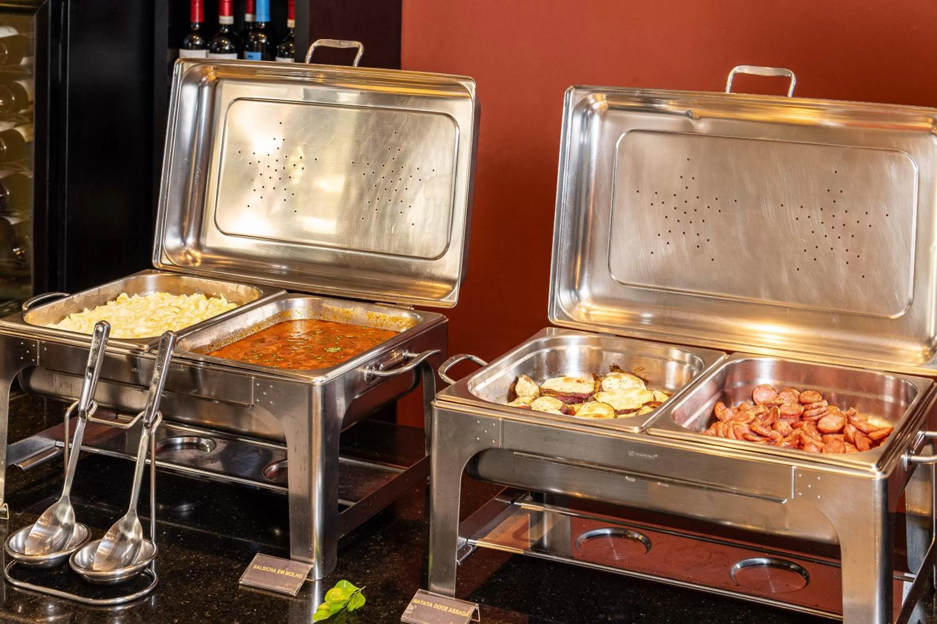 Buffet breakfast in Ucayali Hotel