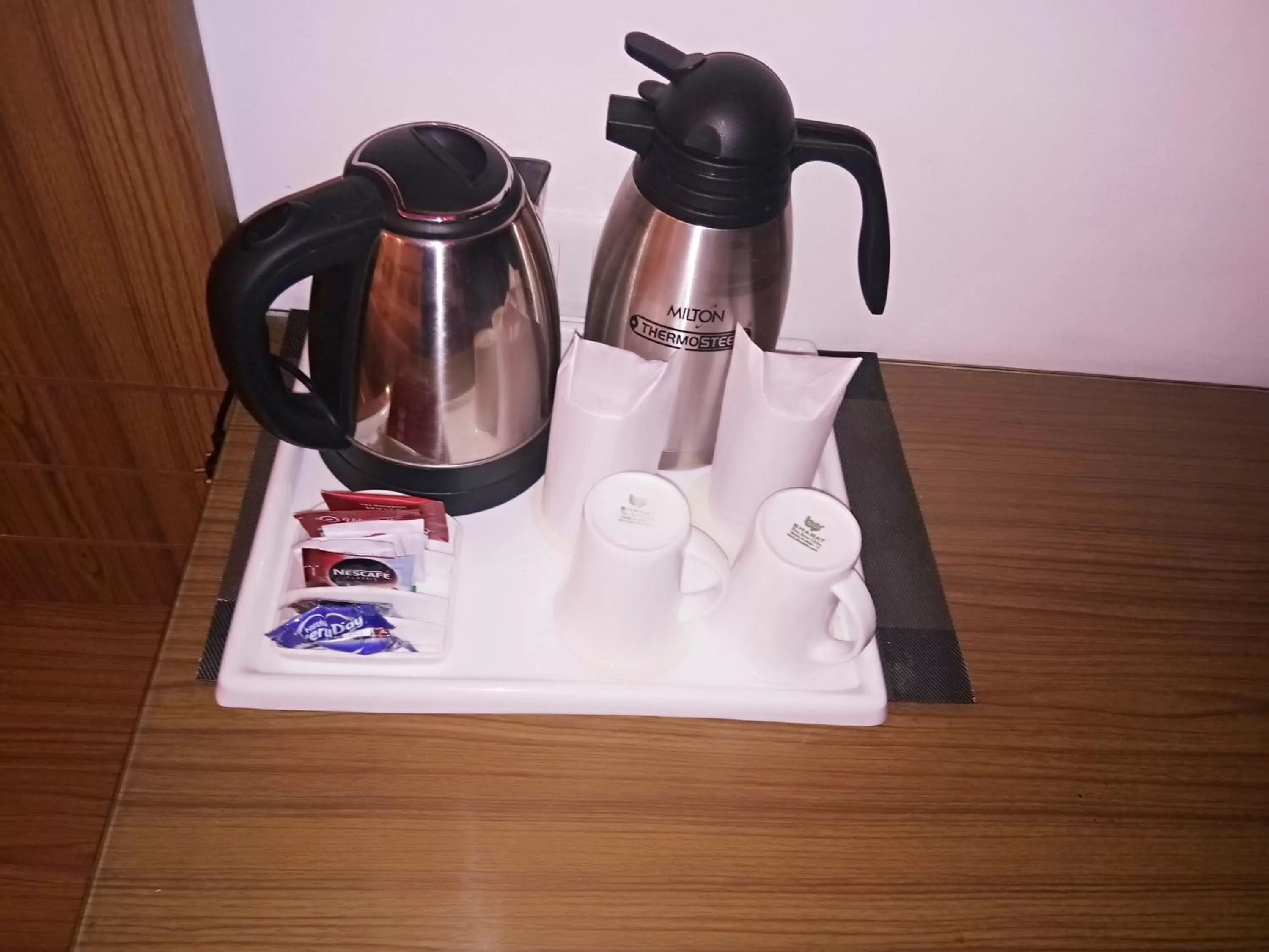 Coffee/tea facilities in Hotel Suktara International