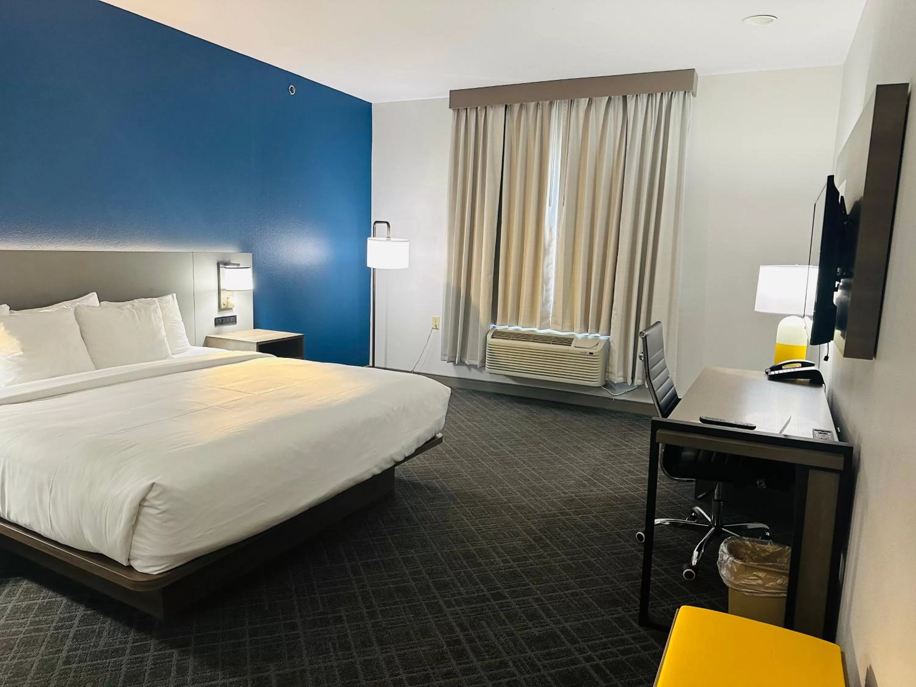 Bed in Comfort Inn & Suites Wylie