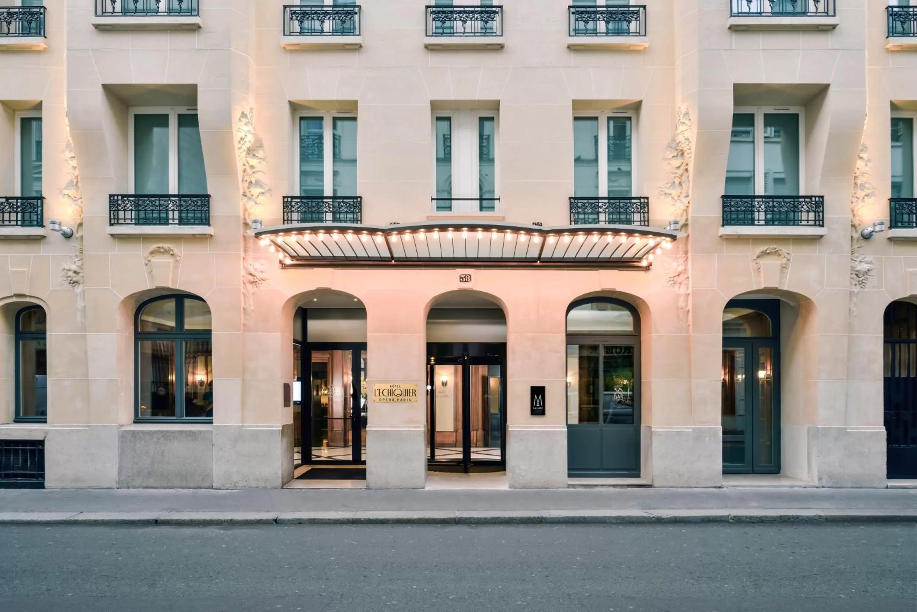 Facade/entrance in l'Echiquier Opéra Hotel Paris - MGallery Collection