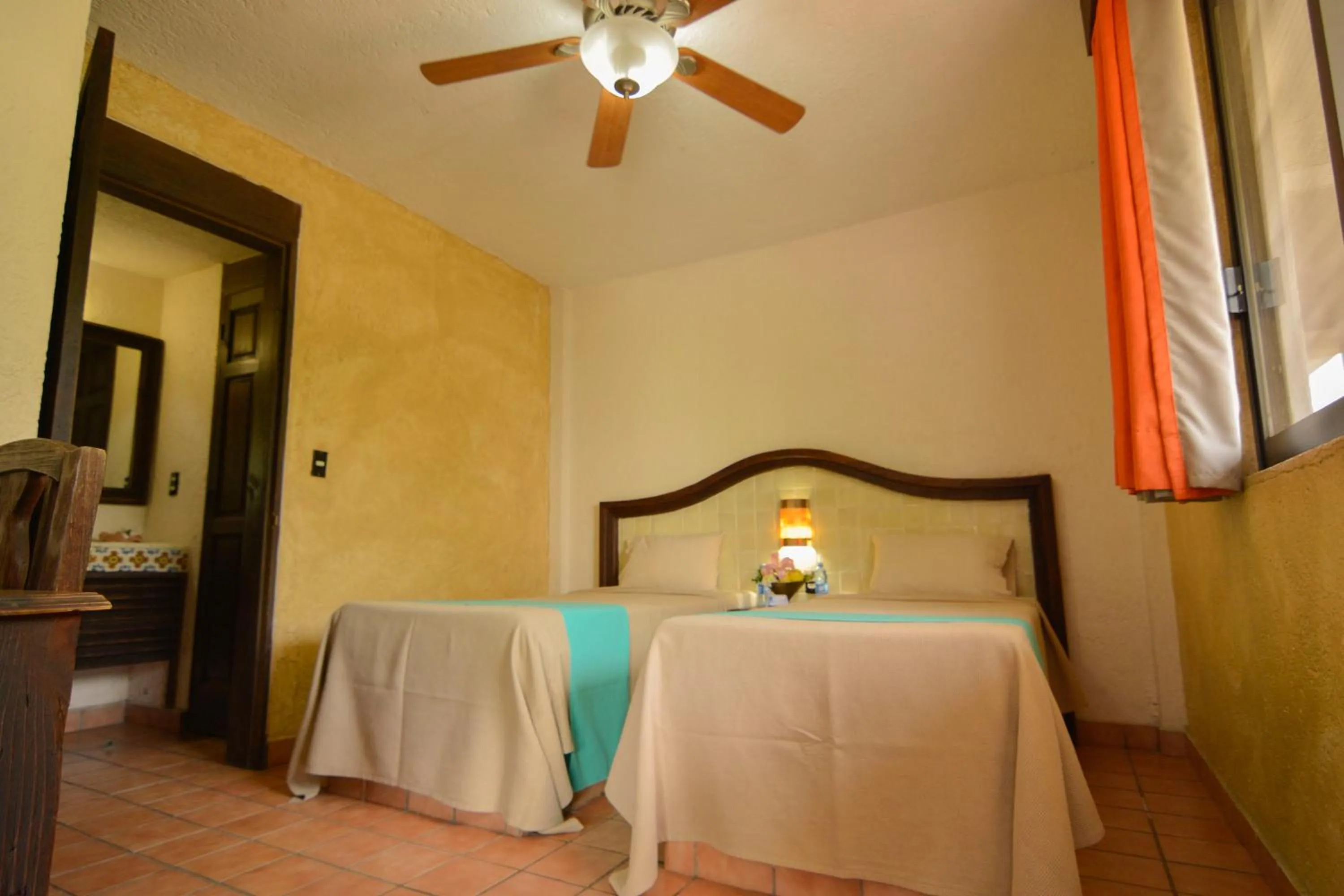 Bedroom, Bed in Hotel Coral Cuernavaca