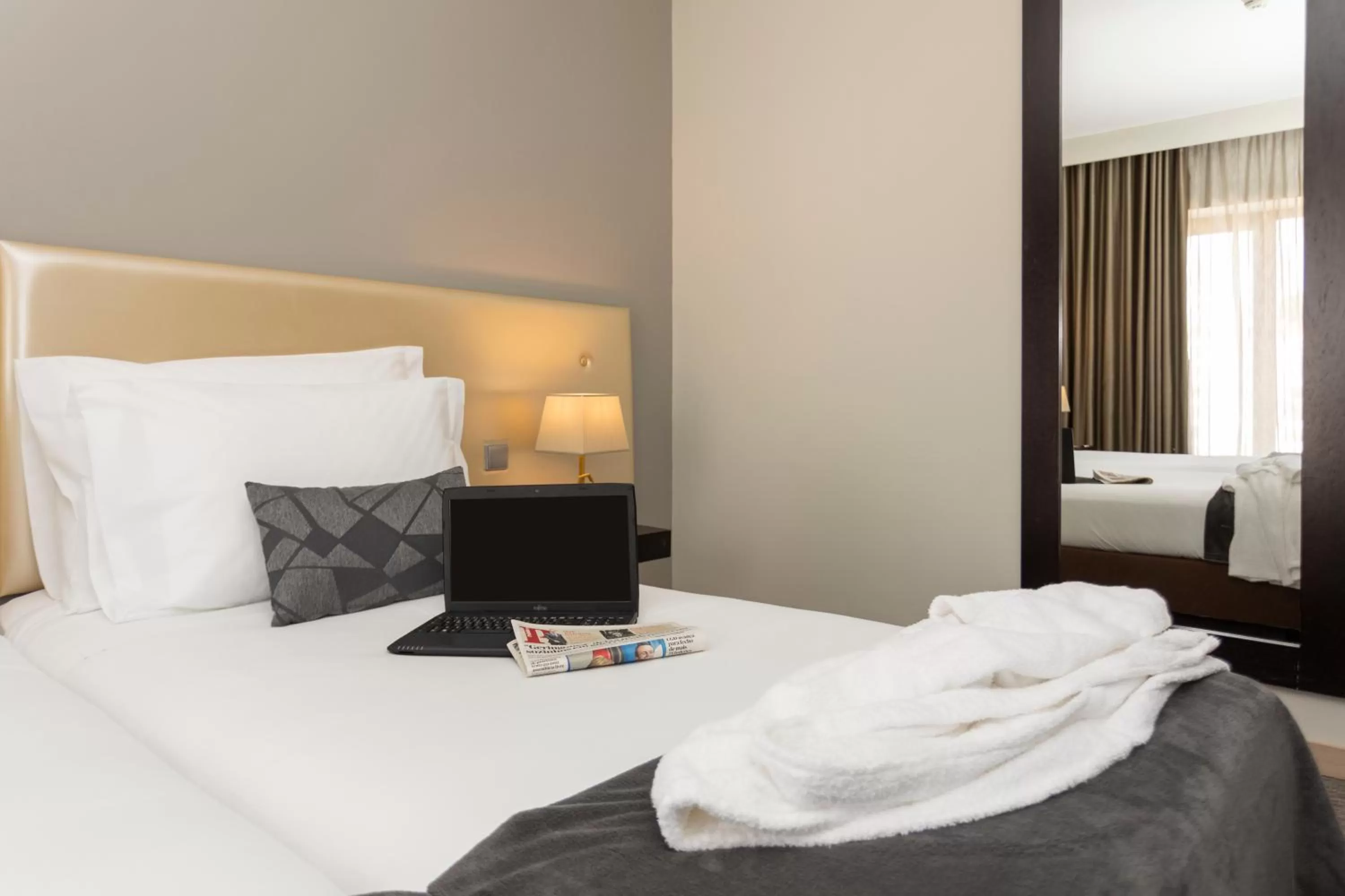 Bedroom, Bed in Czar Lisbon Hotel