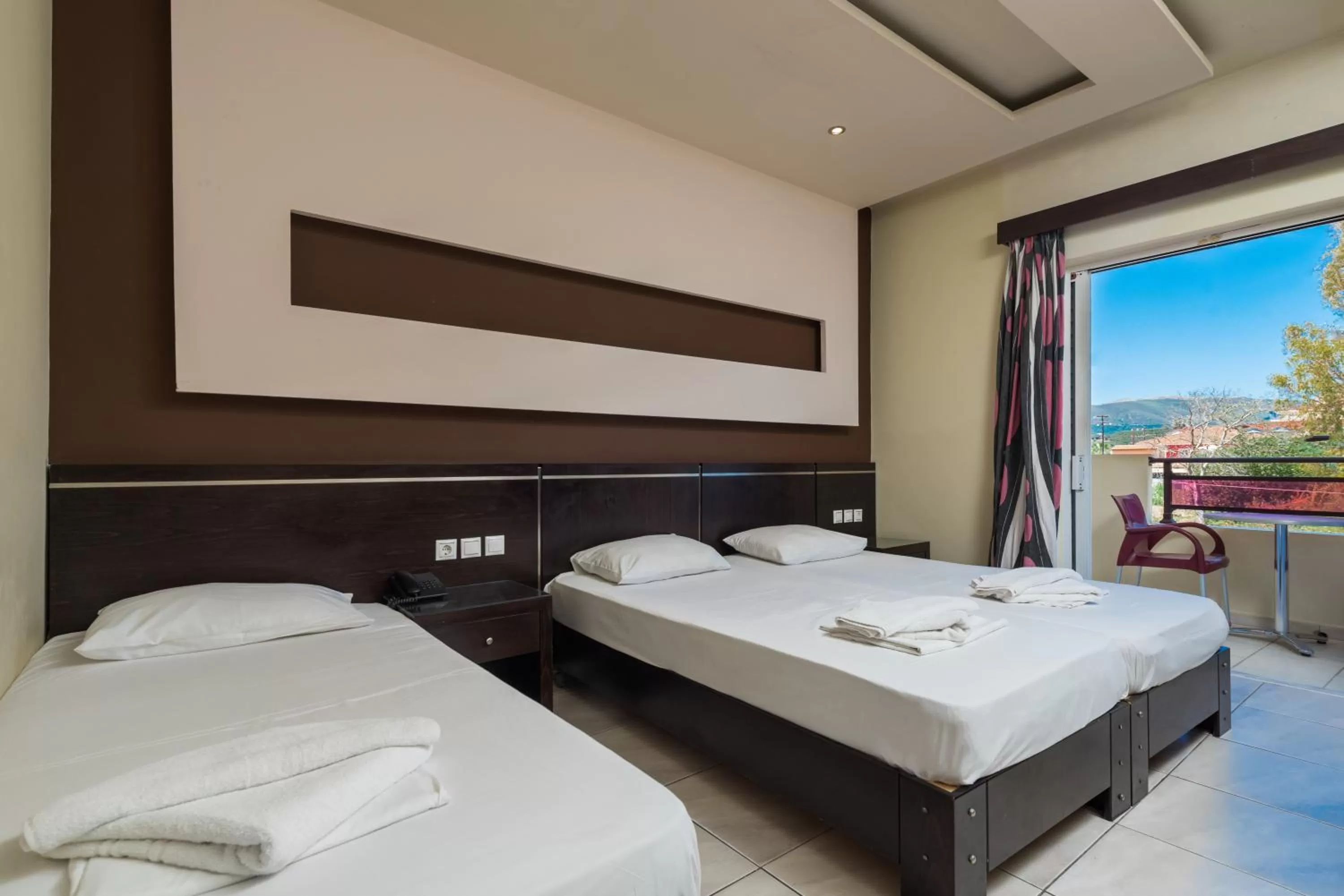 Property building, Bed in Canadian Hotel