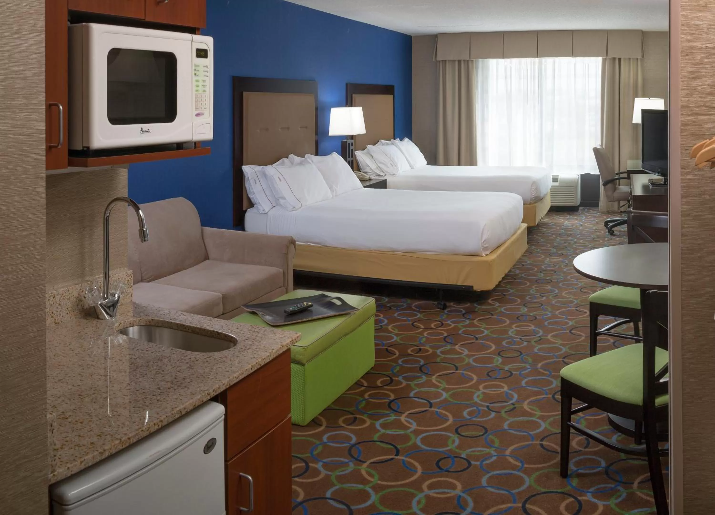 Photo of the whole room, Bed in Holiday Inn Express Hotel & Suites Manchester - Airport by IHG