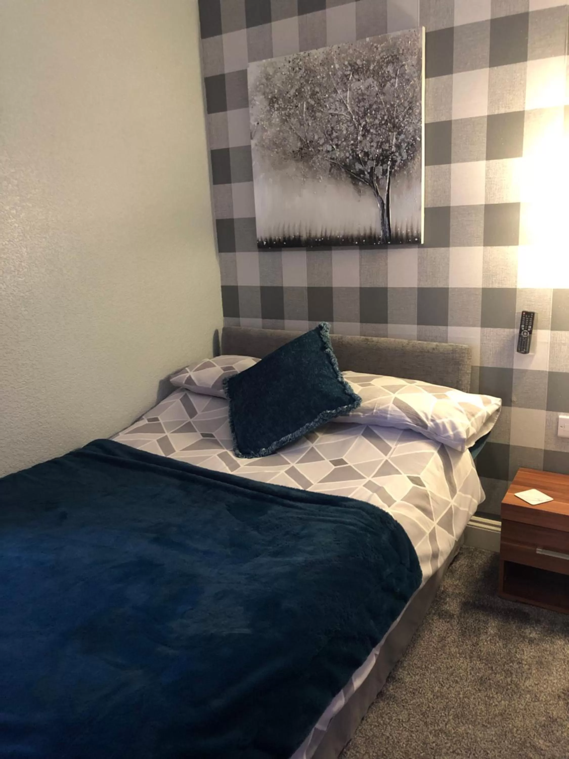 Bedroom, Bed in Springfield Hotel