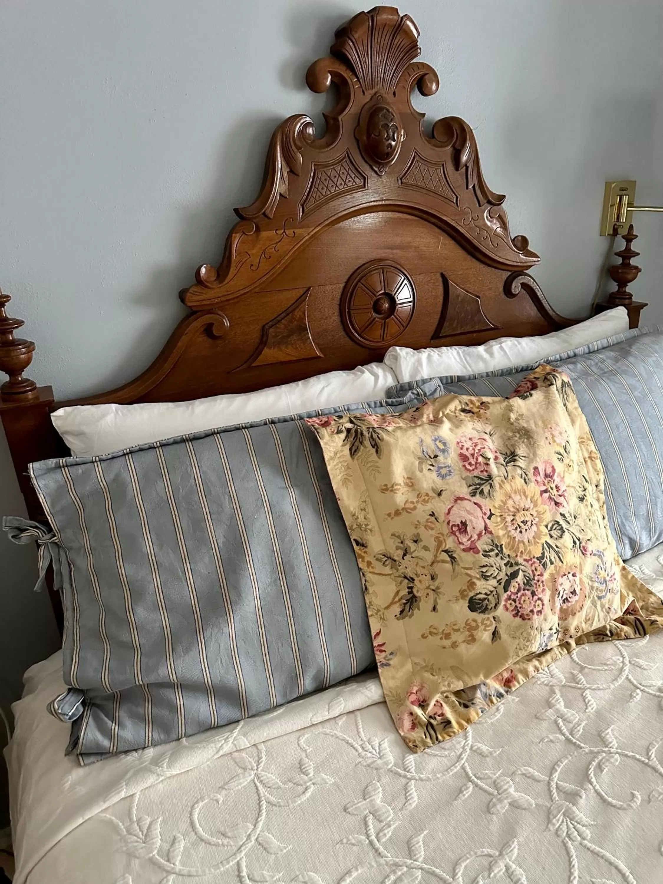 Bed in Red Rocker Inn