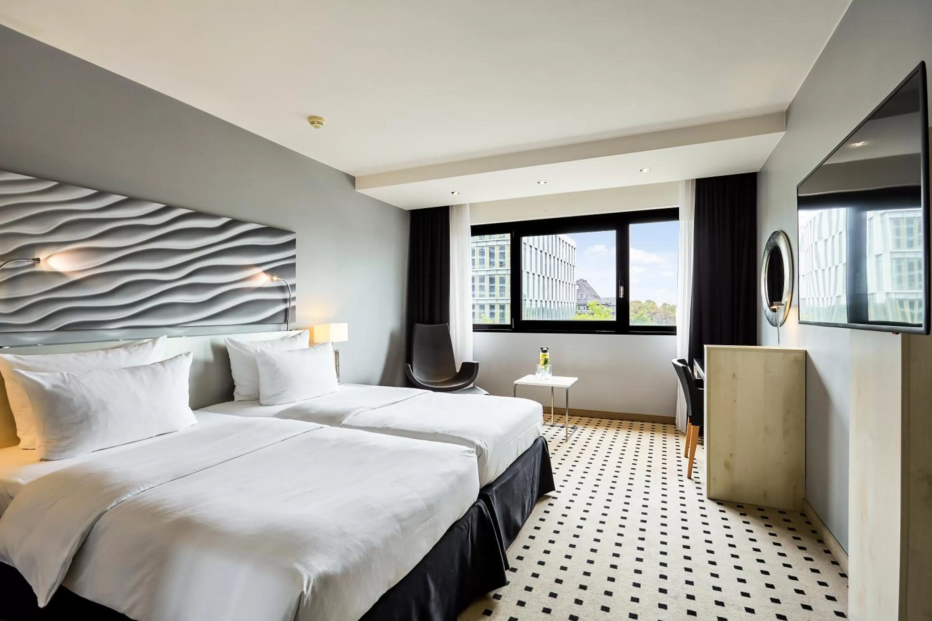 Photo of the whole room, Bed in Radisson Blu Conference Hotel, Düsseldorf