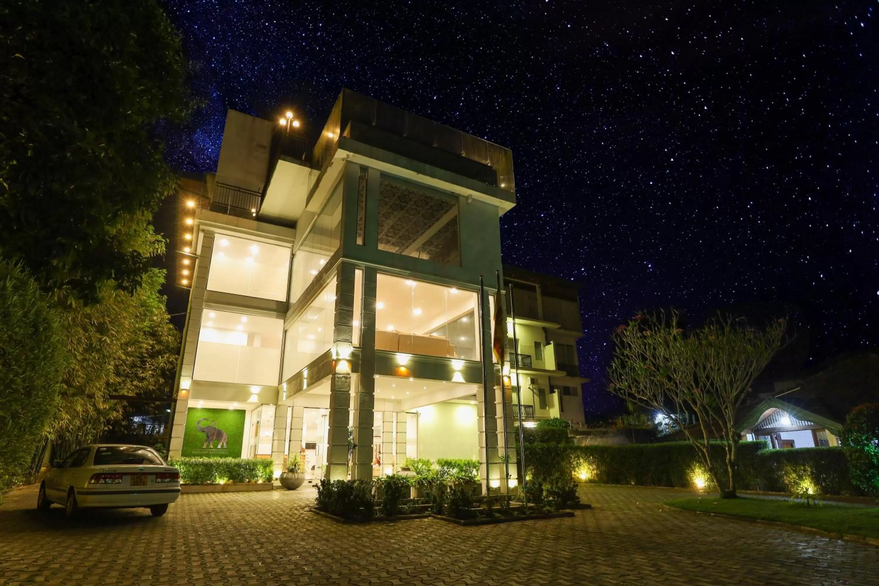 Property building in Hotel Ganthera Kandy