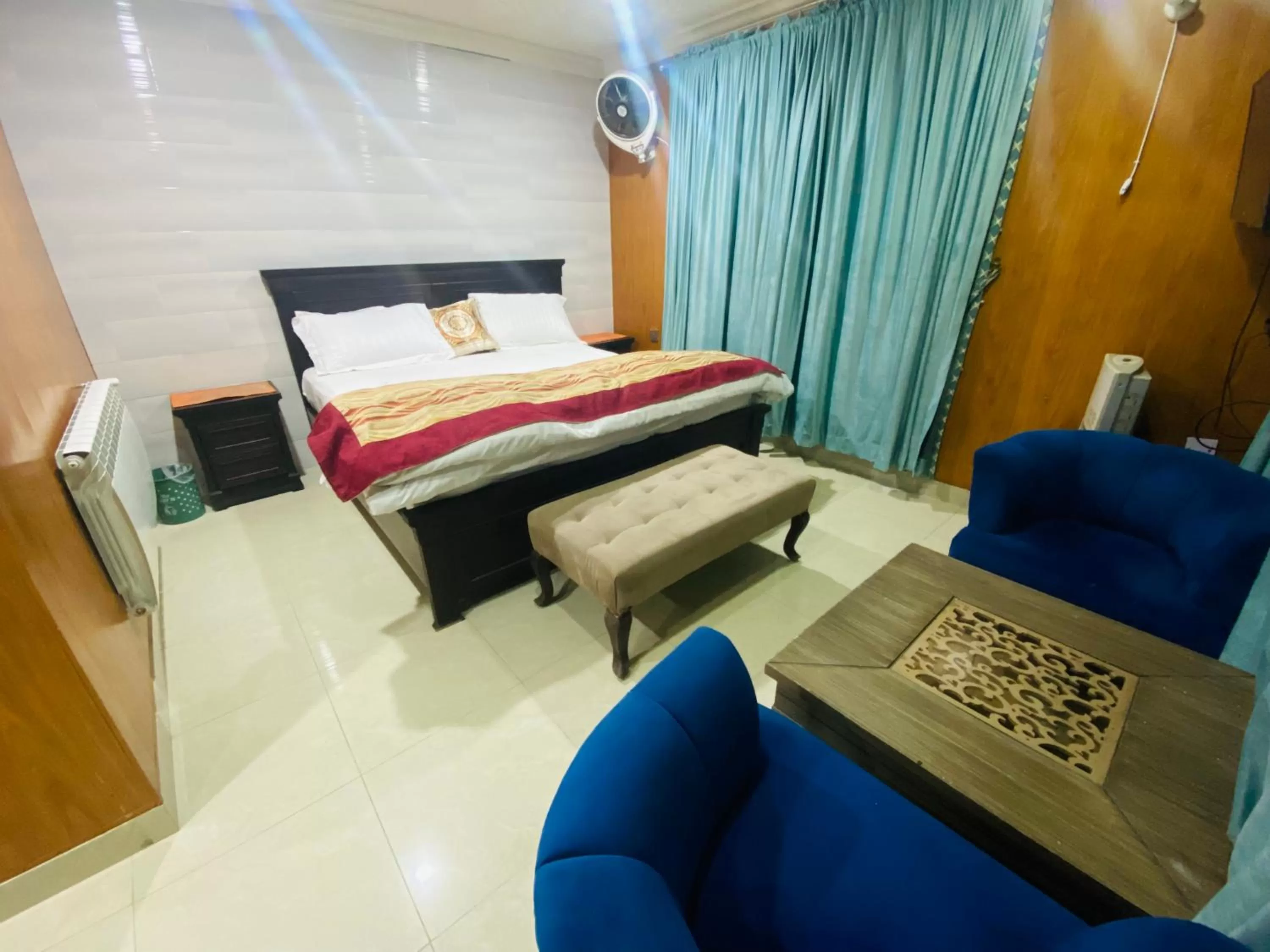 Bed in Shagufta Royal Hotel Murree