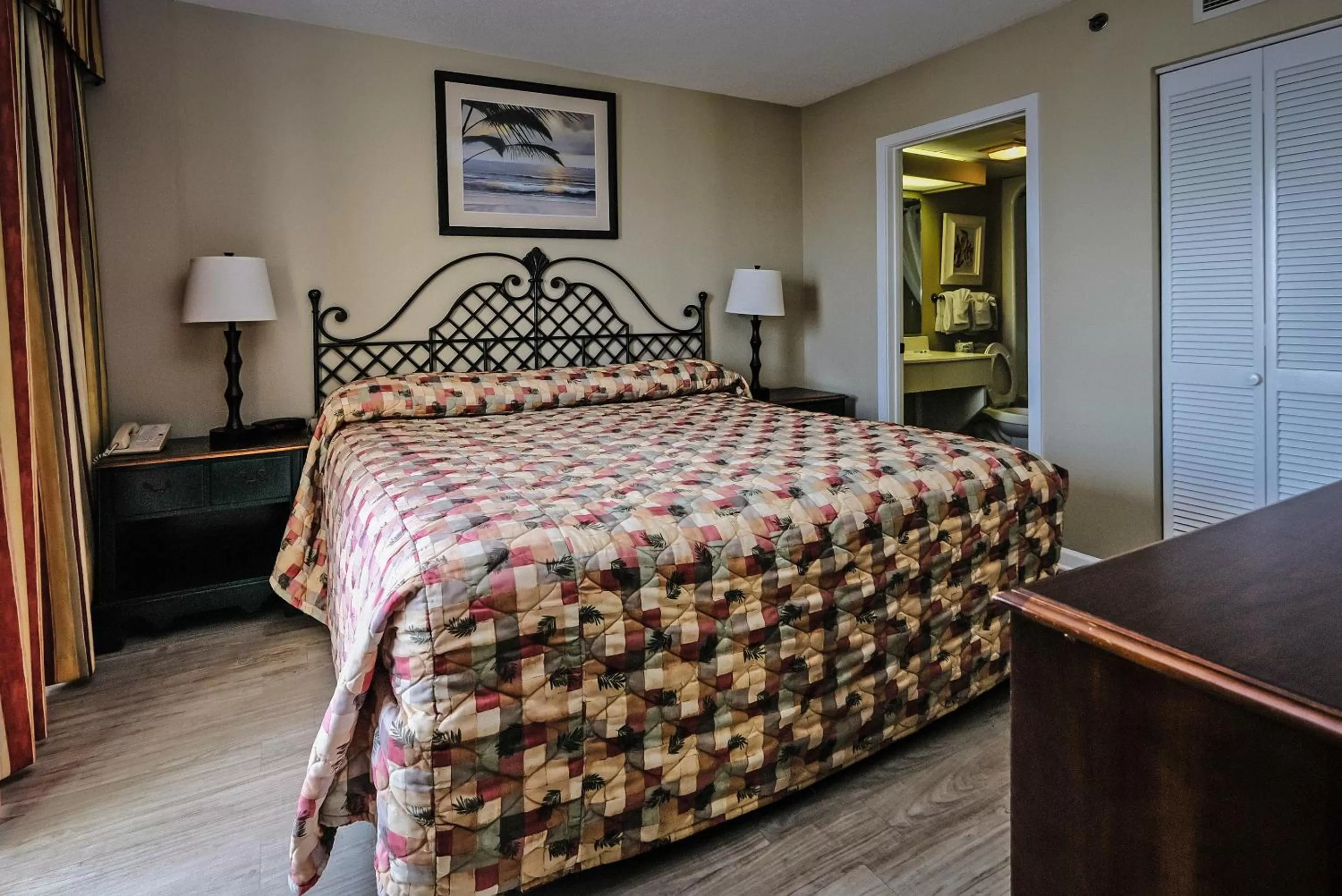 Bed in Litchfield Beach & Golf Resort