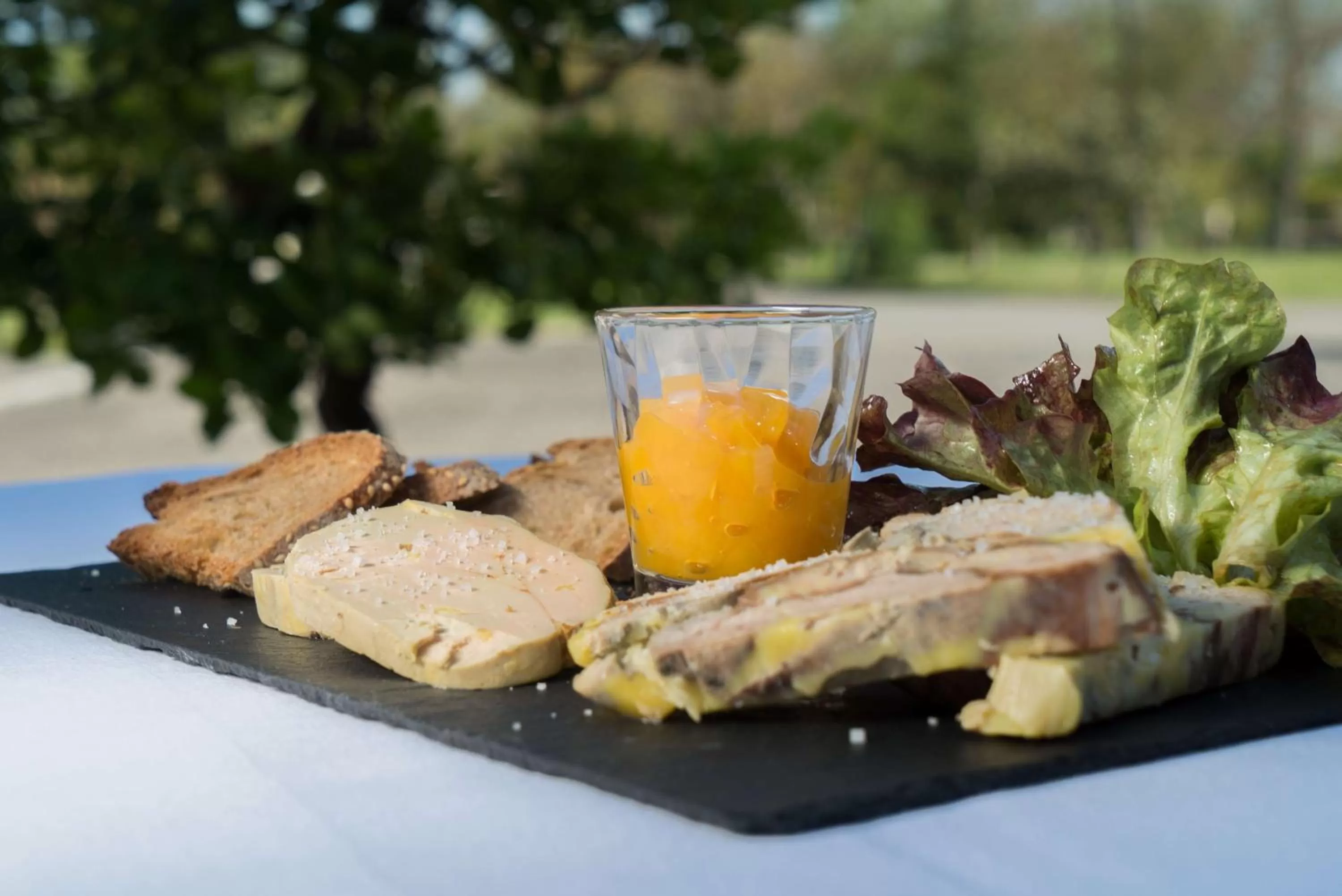 Restaurant/places to eat in Best Western Plus Le Canard sur le Toit