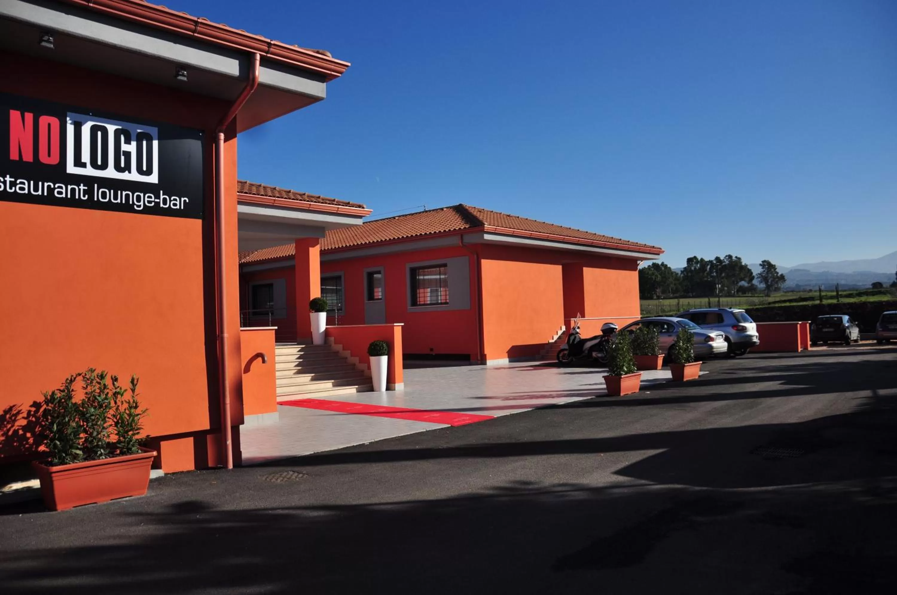 Facade/entrance in Hotel 325 Tor Vergata