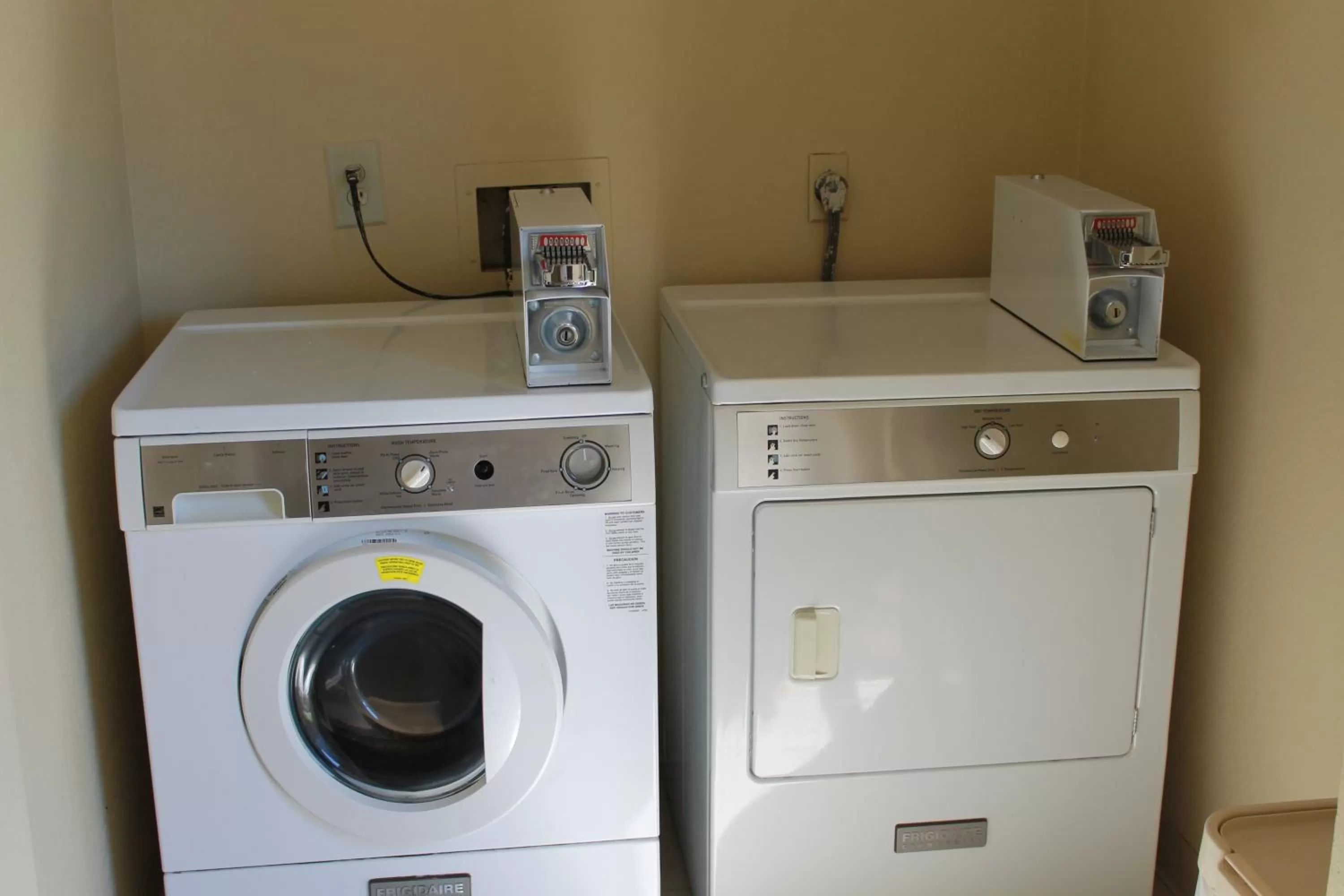 Decorative detail in Super 8 by Wyndham Morrilton