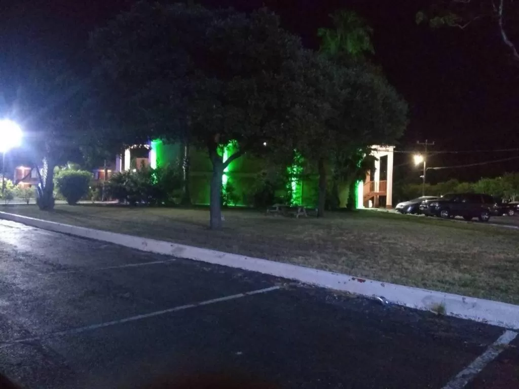 Neighbourhood in Knights Inn San Antonio near Frost Bank Center