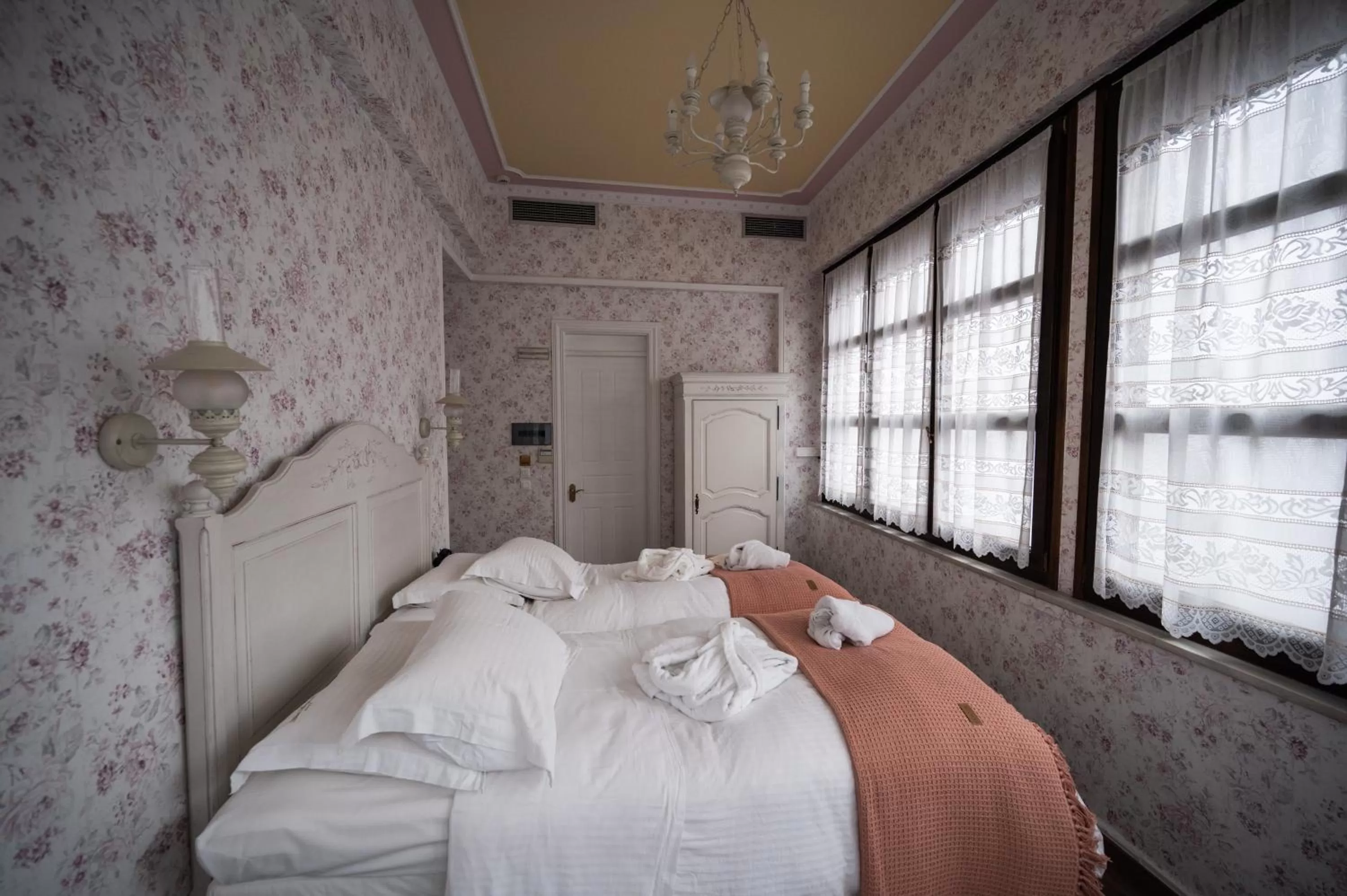 Bed in Boutique Hotel Anagennisis