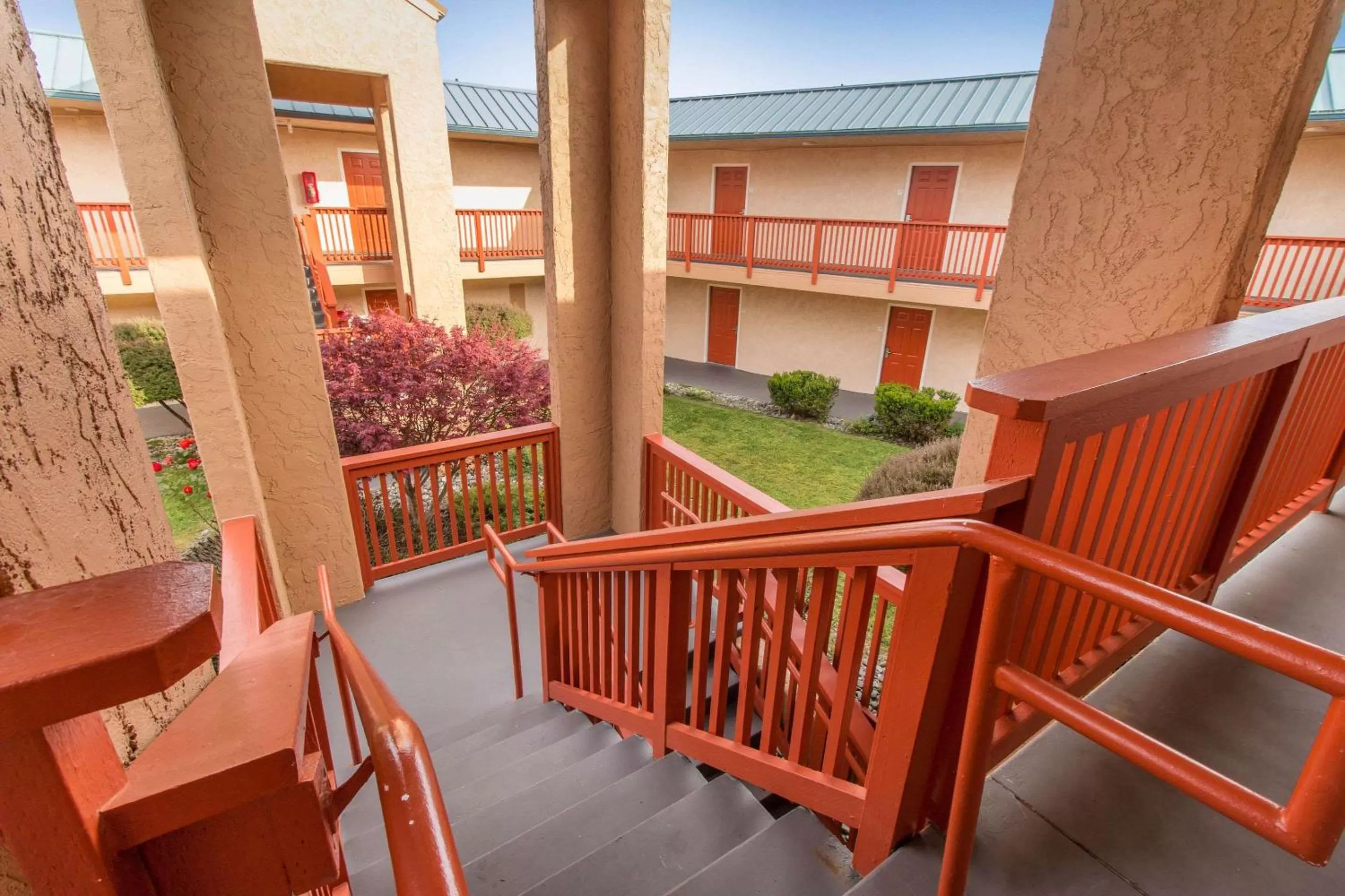 Property building in Quality Inn & Suites Crescent City Redwood Coast