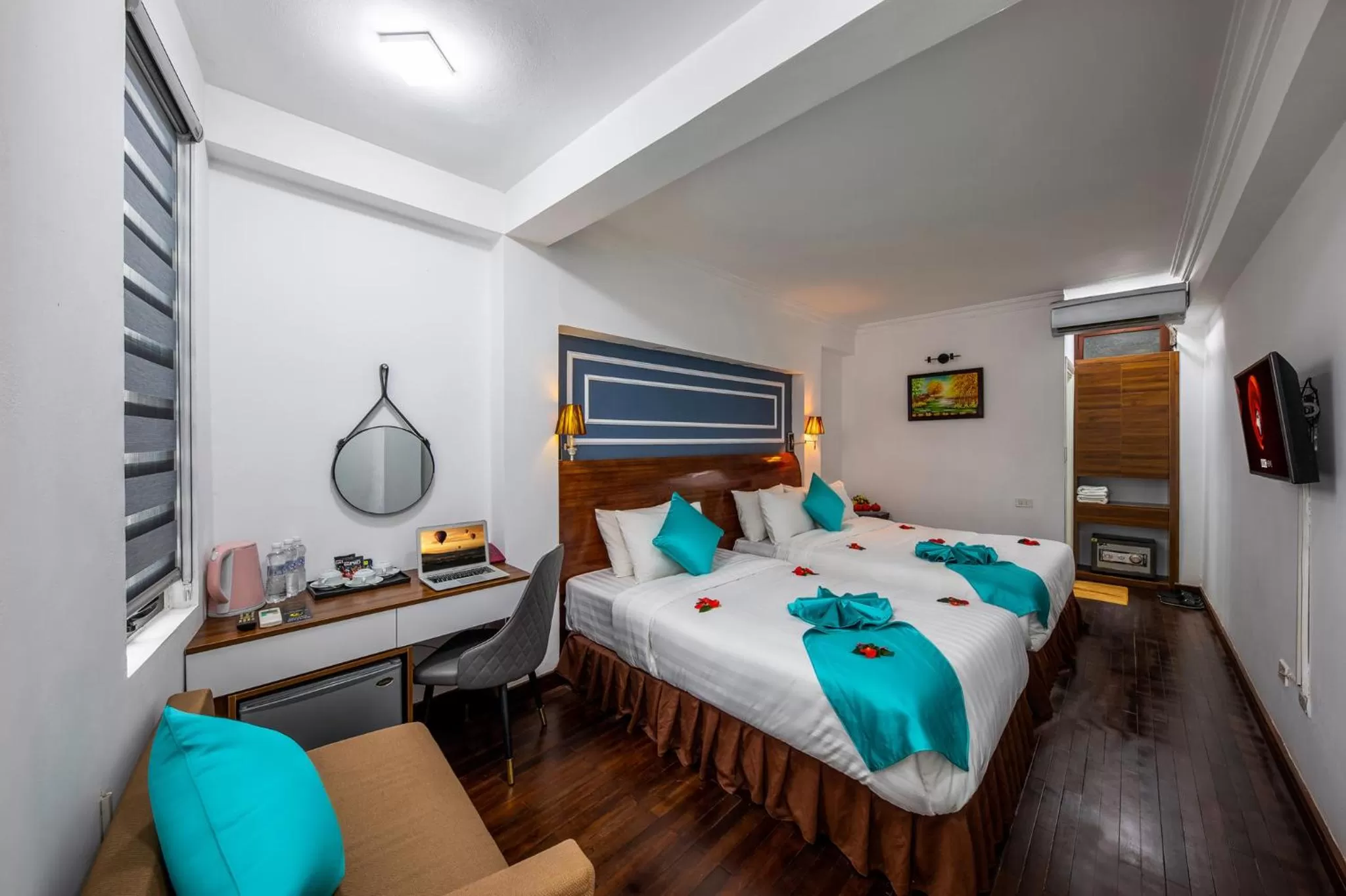 Bed in Hanoi Sisters Boutique Hotel & Spa & Travel